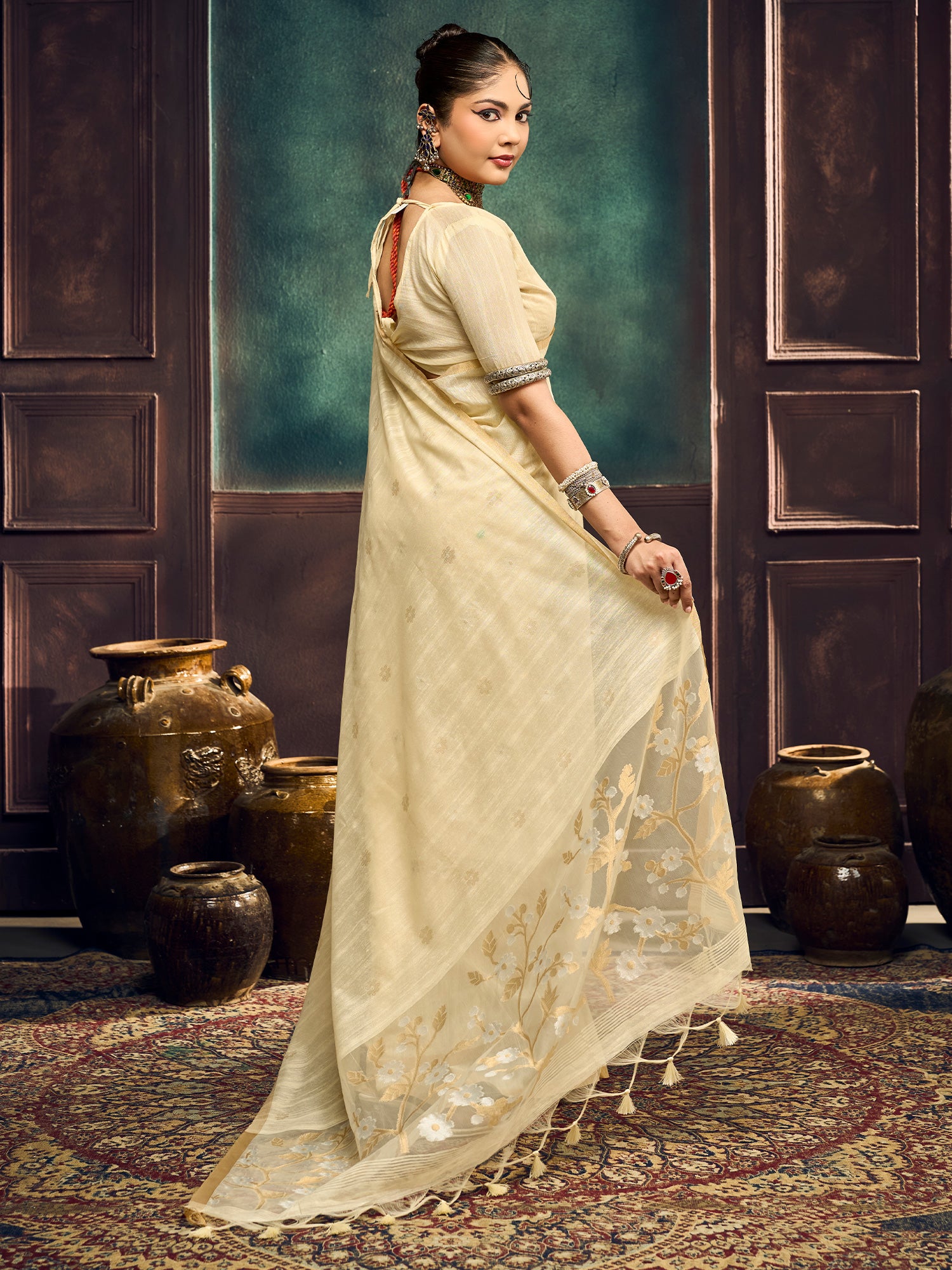 Cream Muga Cotton saree – detail view 1