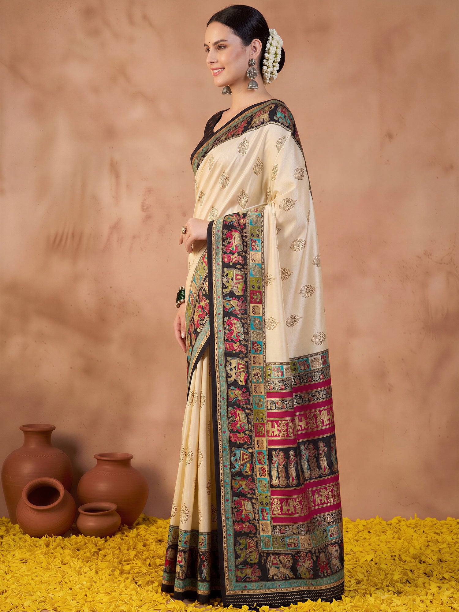 Black Silk Blend saree – detail view 2