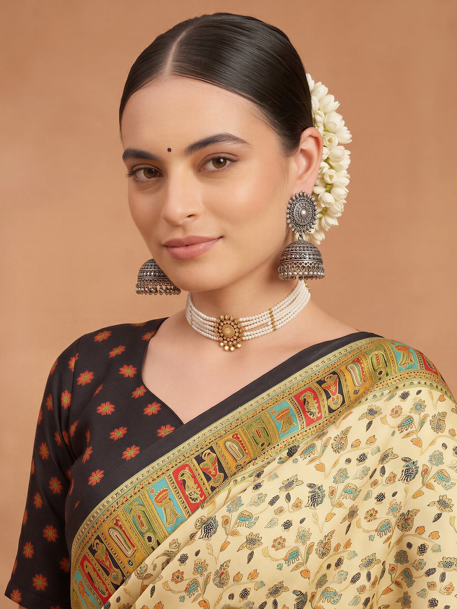 Cream Silk Blend saree – detail view 4