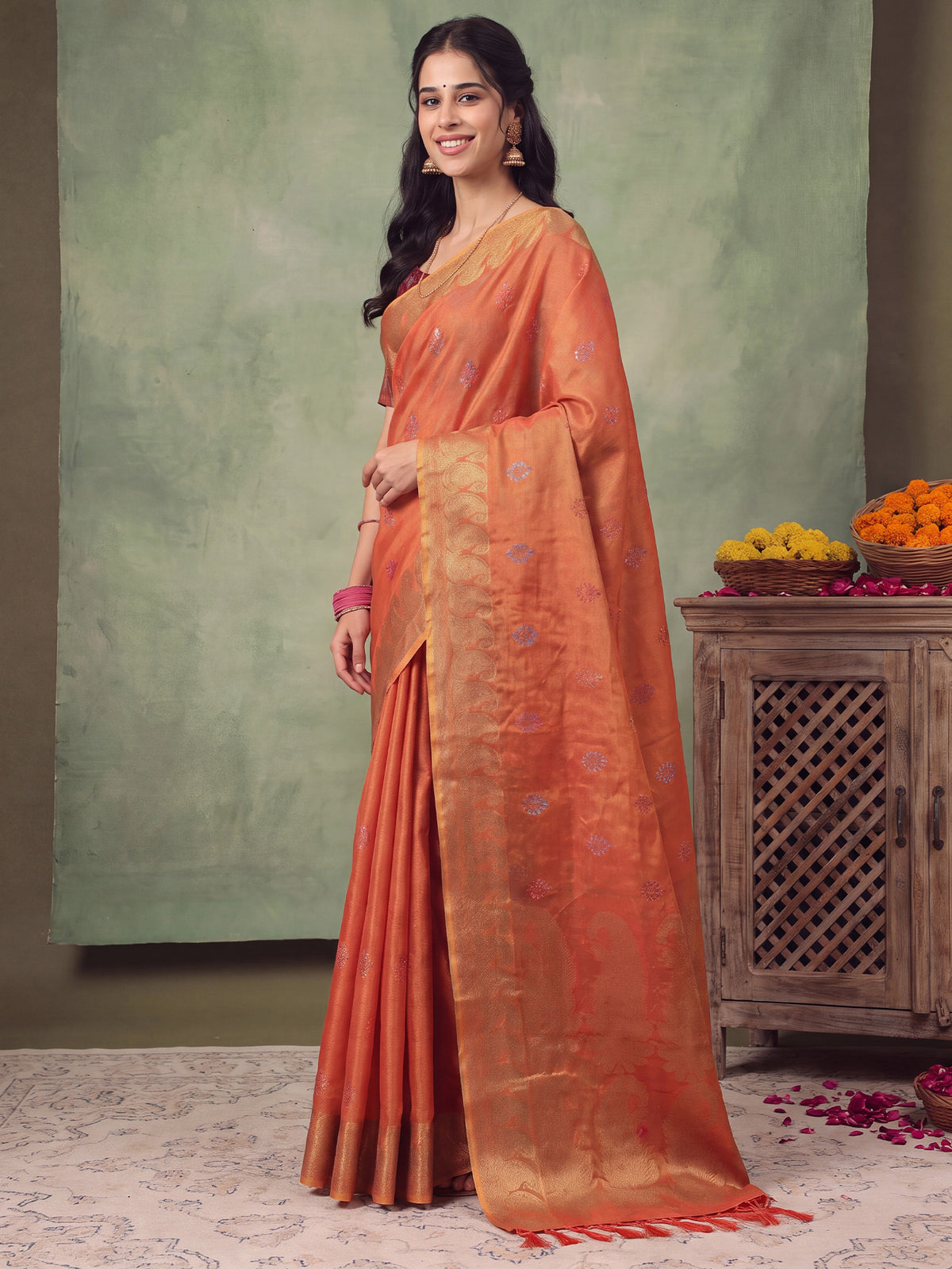 Rust Linen saree – detail view 2