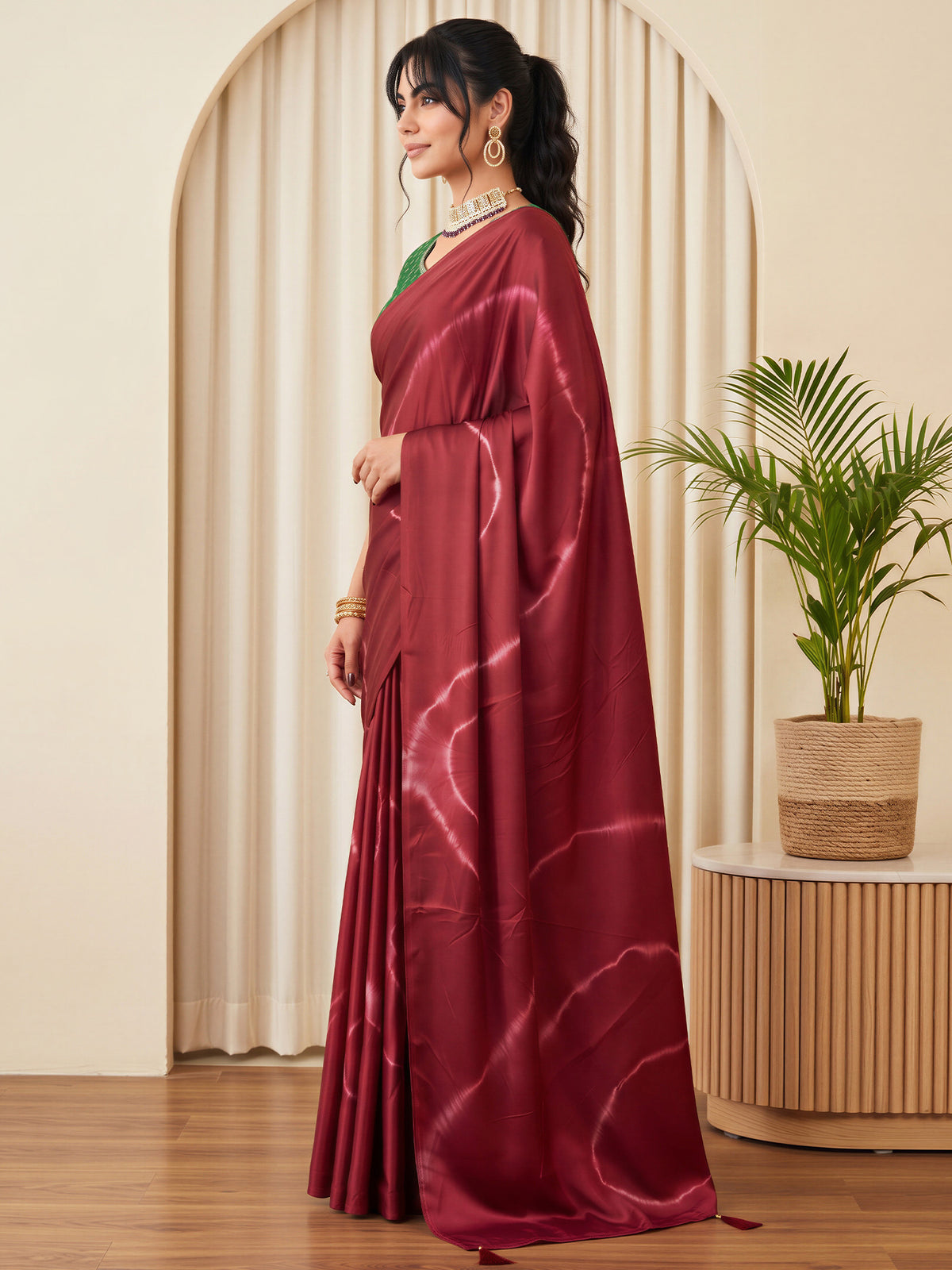 Burgundy Satin Silk saree – detail view 2