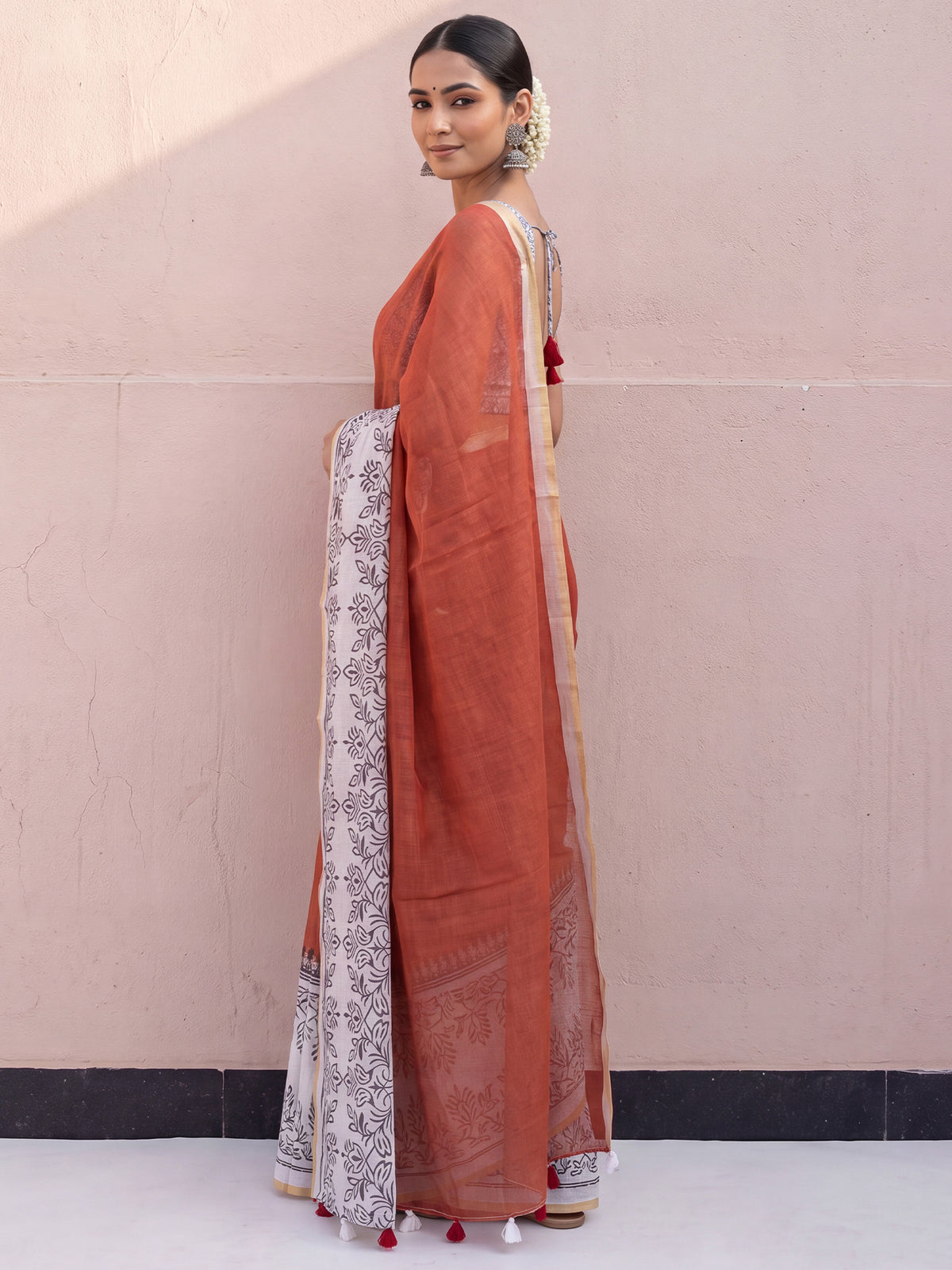 Rust Cotton Linen saree – detail view 1
