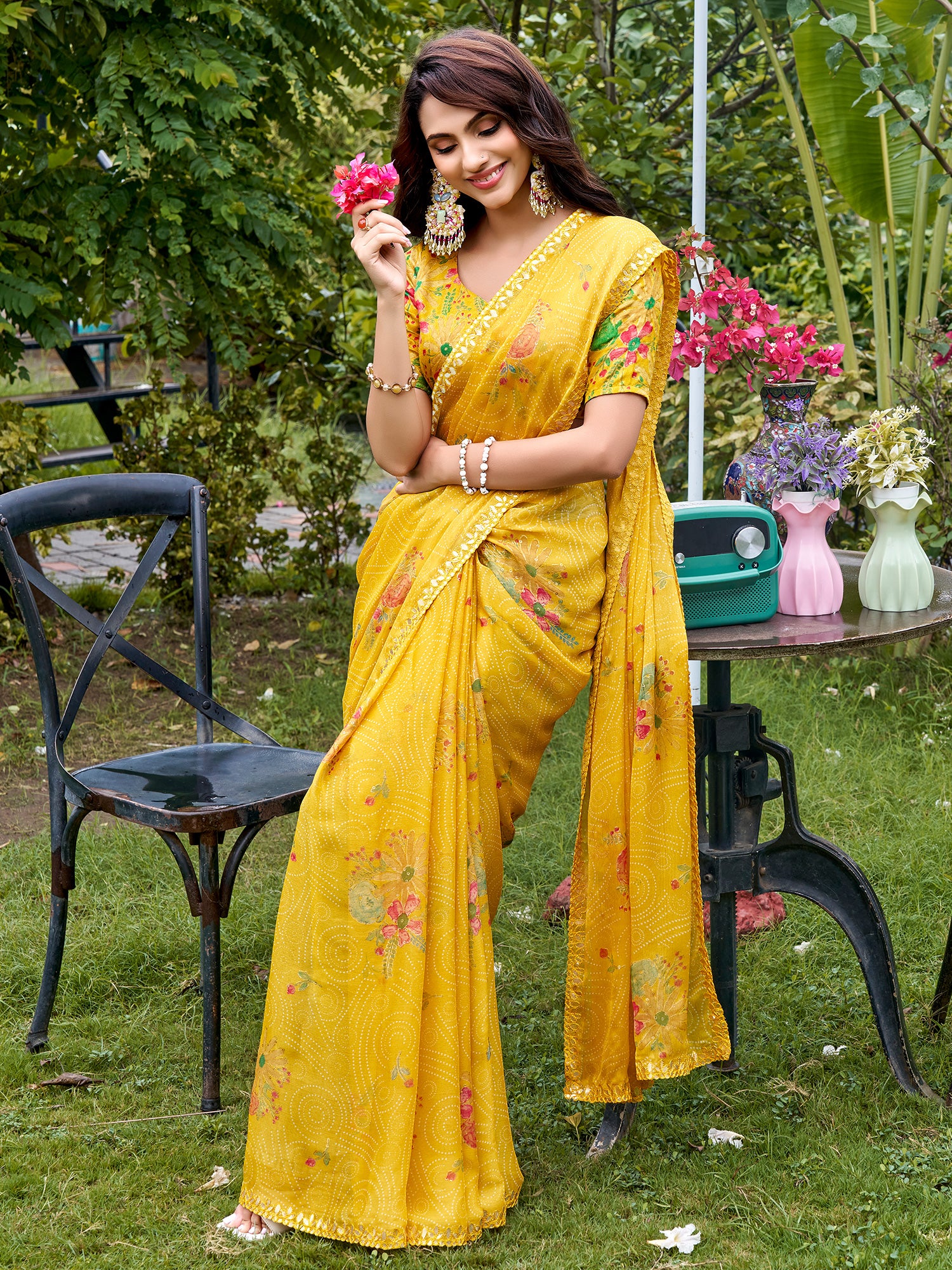 Yellow Chiffon saree – detail view 1