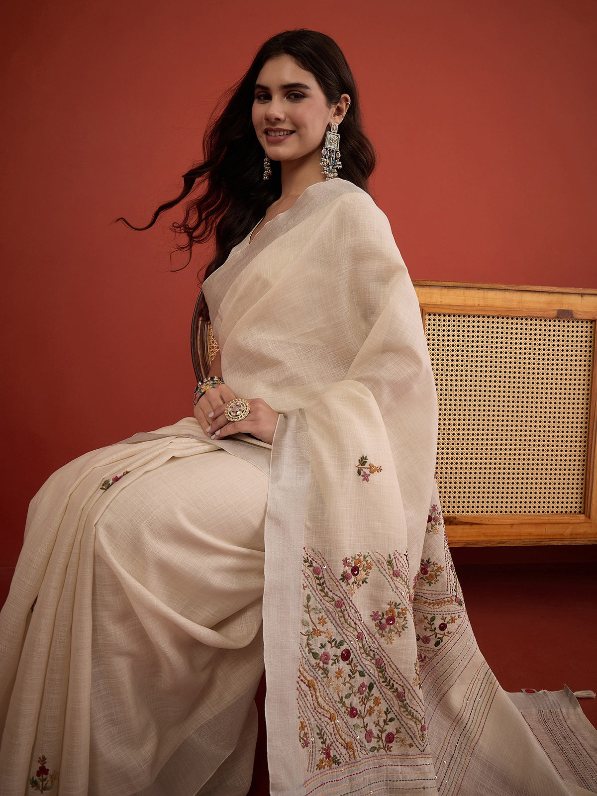 Off White linen blend saree view 5