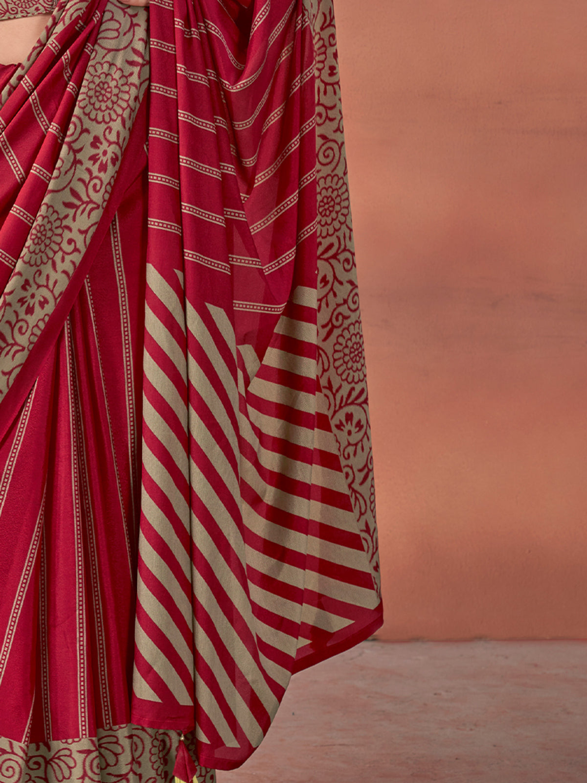 Maroon Silk Blend saree – detail view 4