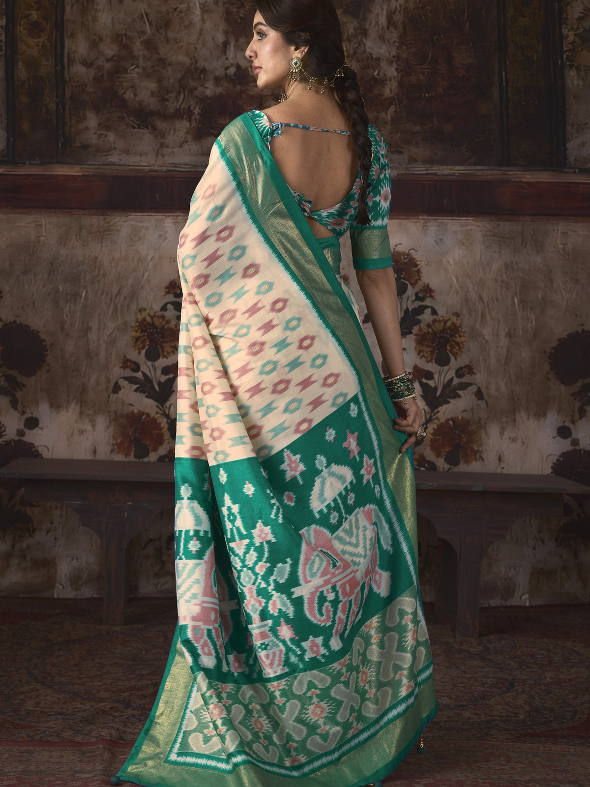Off White silk blend saree view 2