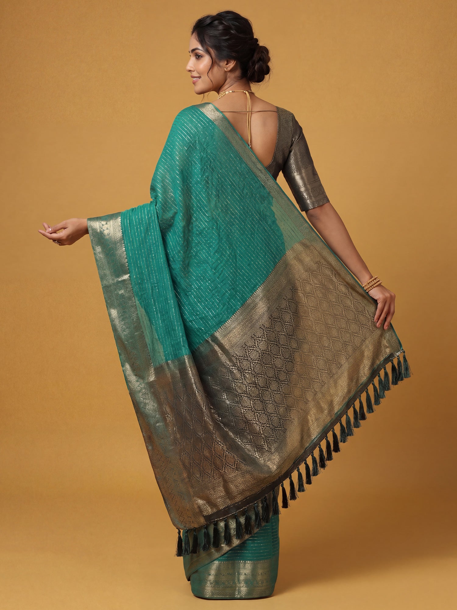 Teal Green Chiffon saree – detail view 1