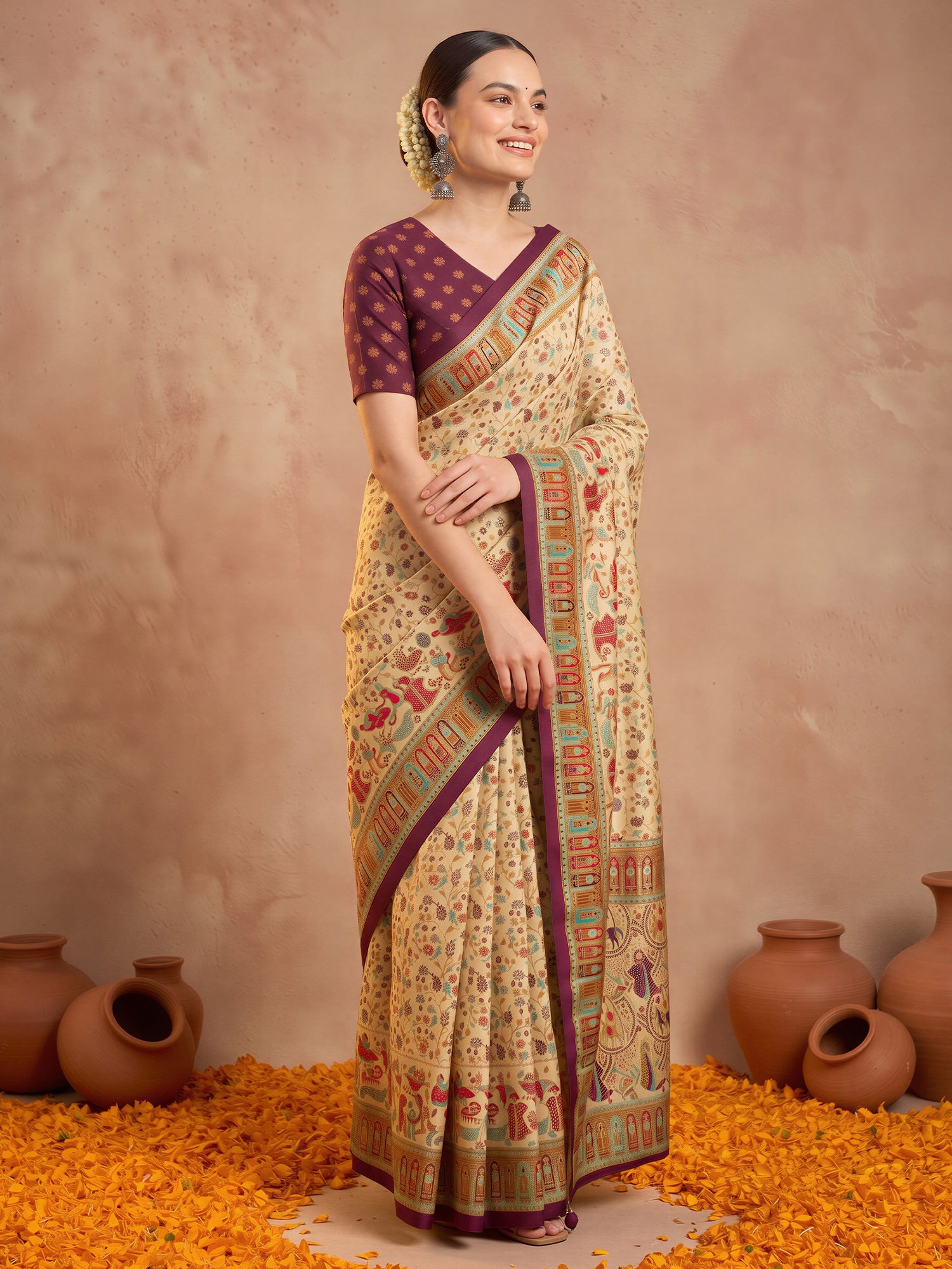 Cream Silk Blend saree – detail view 2