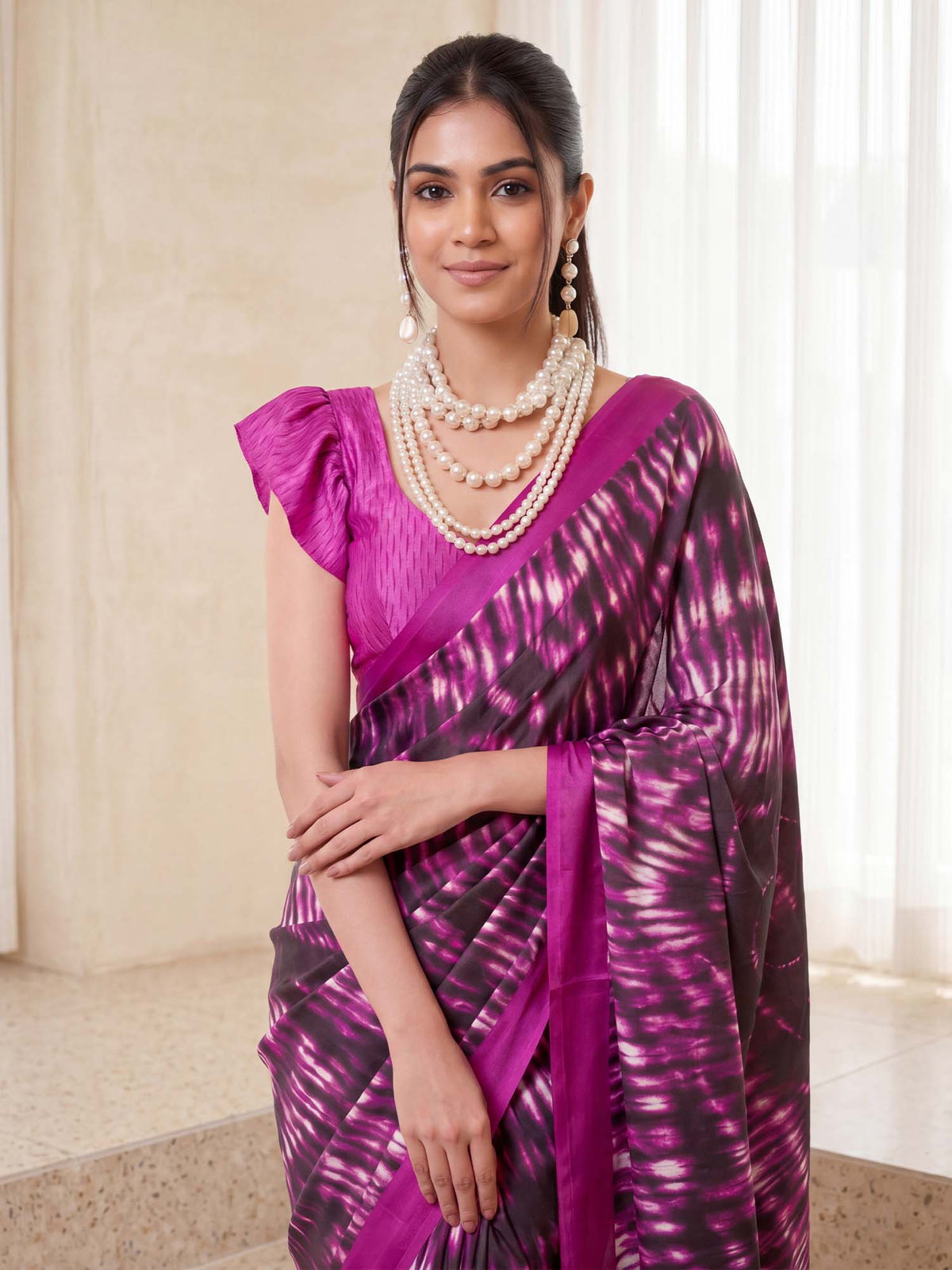 Magenta Crepe saree – detail view 4