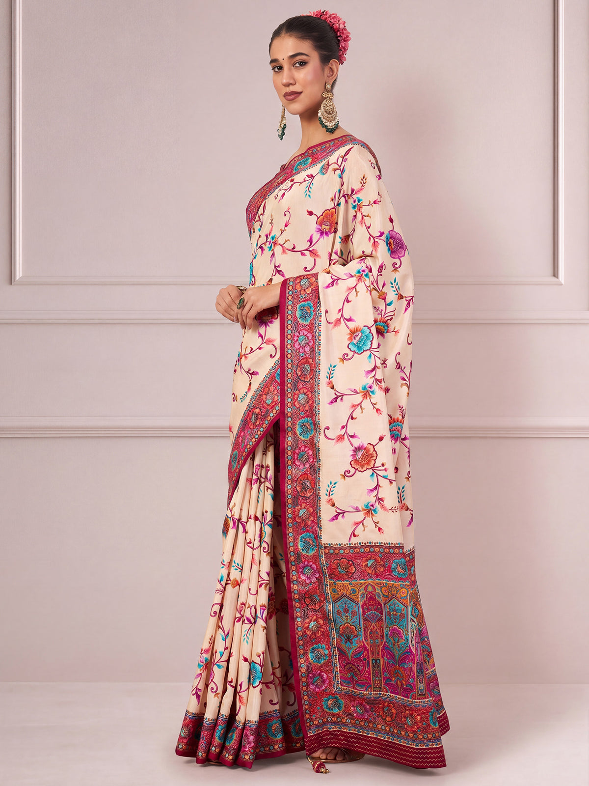 Cream Viscose saree – detail view 2