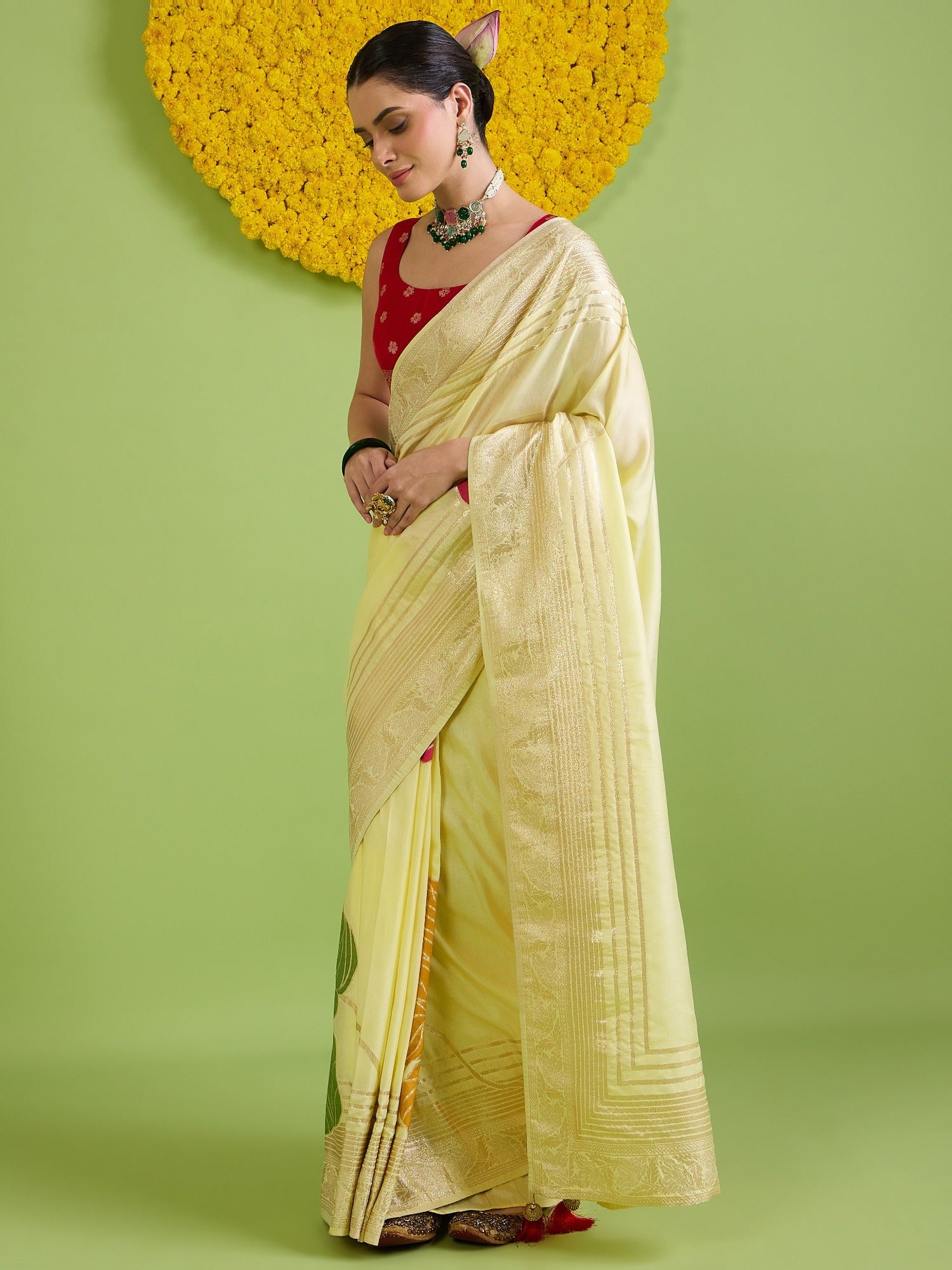 Cream Silk Blend saree – detail view 1