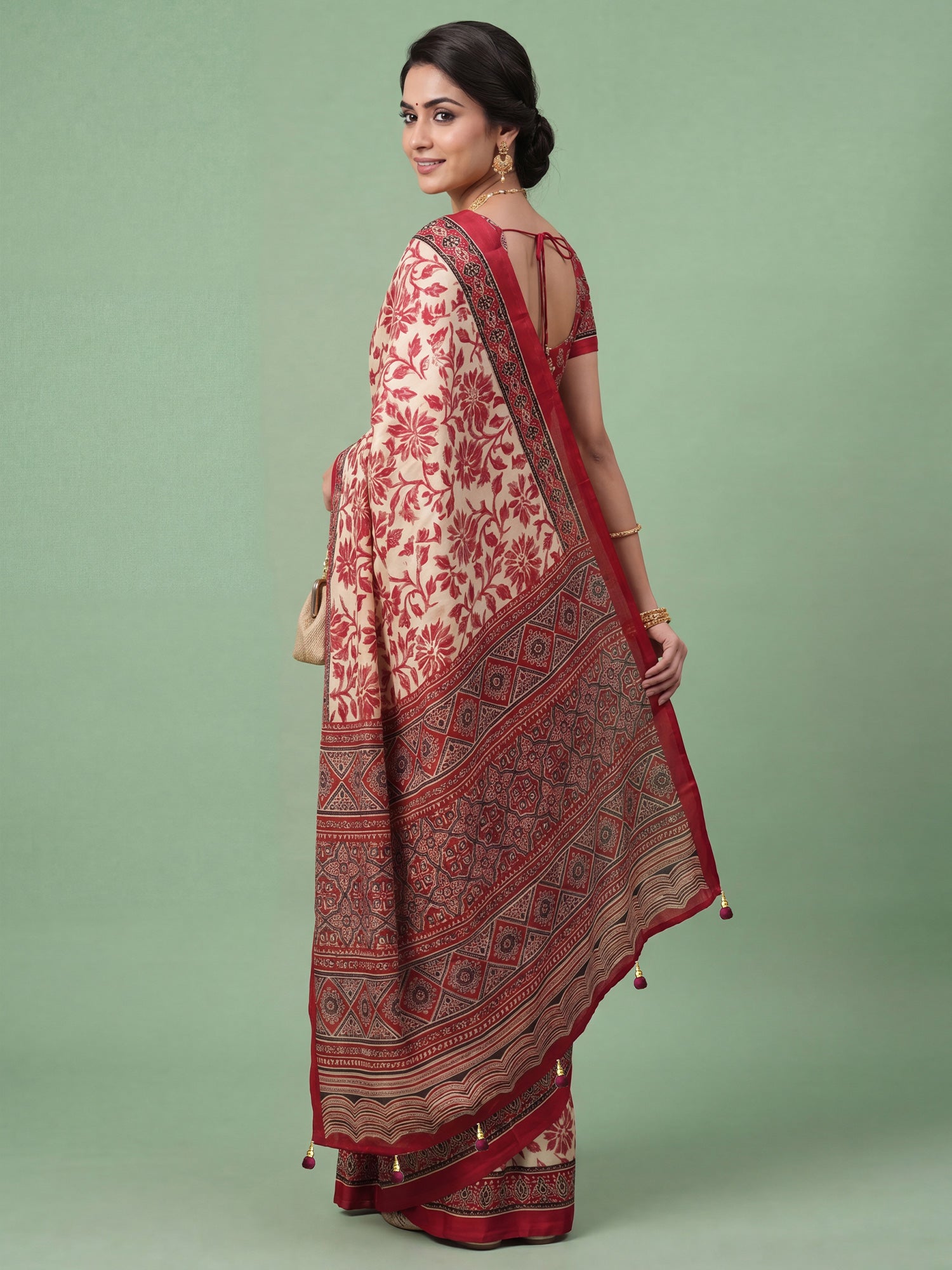 Cream Satin saree – detail view 1