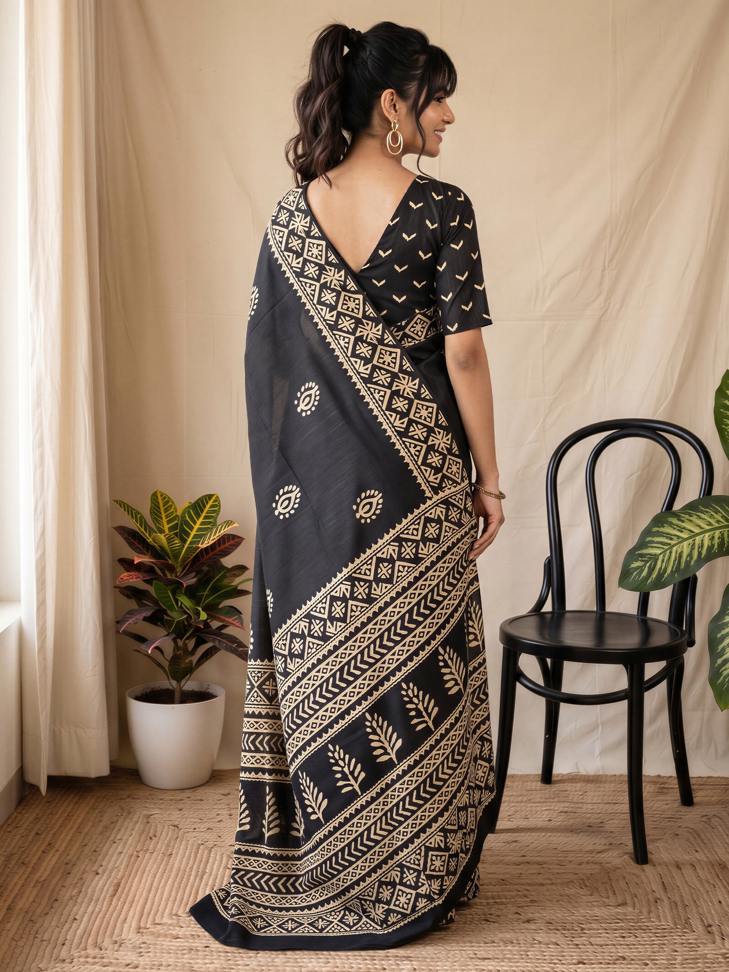 Black Cotton Blend saree – detail view 1