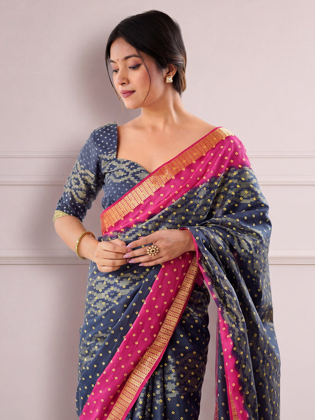 Charcoal Grey Cotton saree – detail view 3