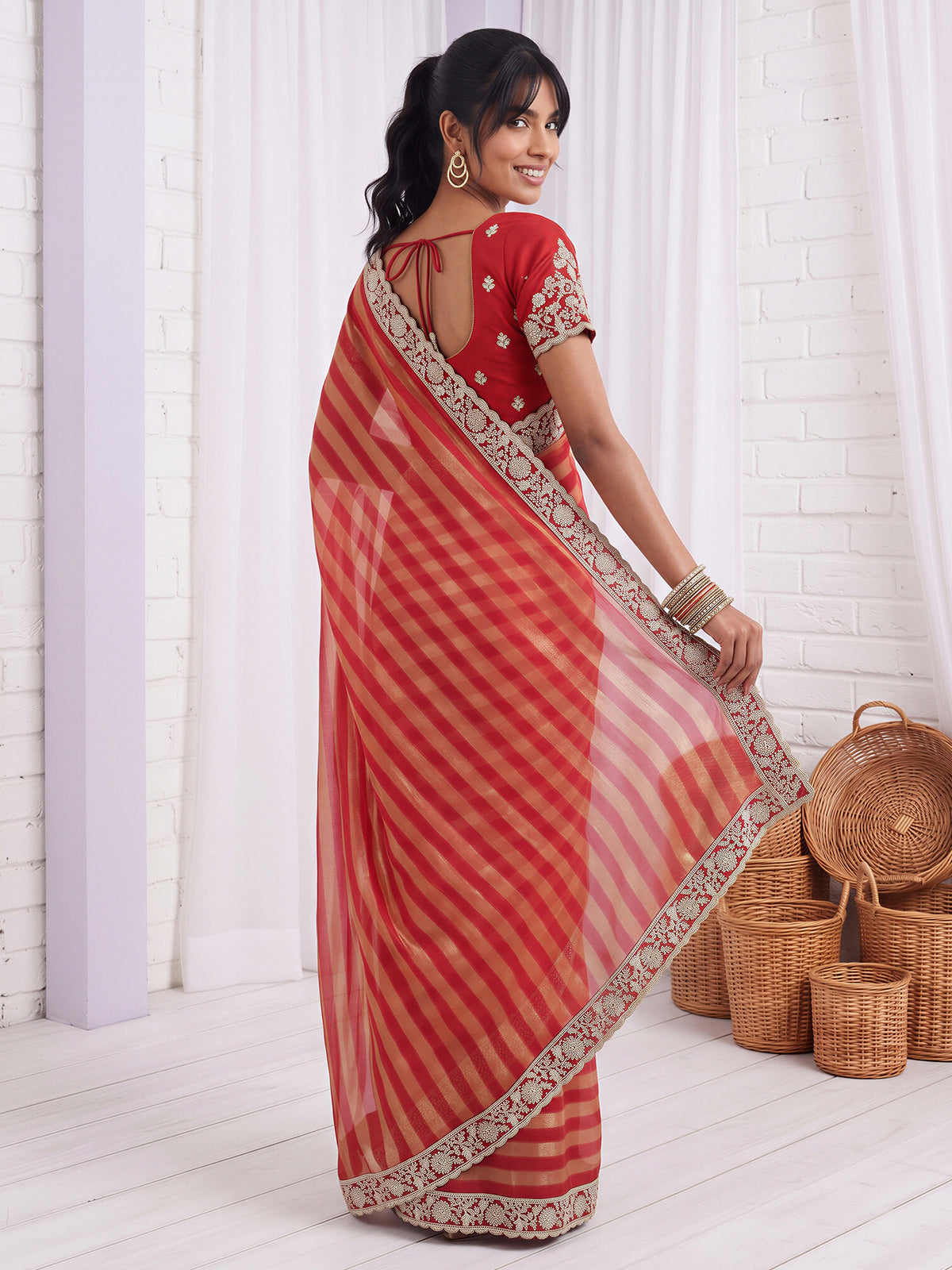 Maroon Net saree – detail view 1