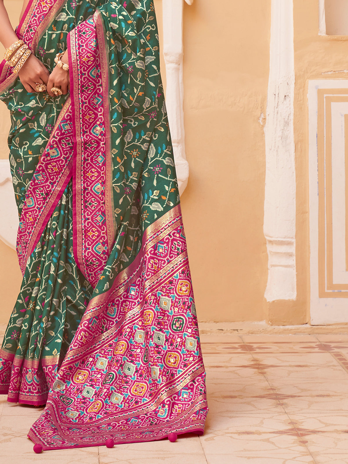Green Silk Blend saree – detail view 4