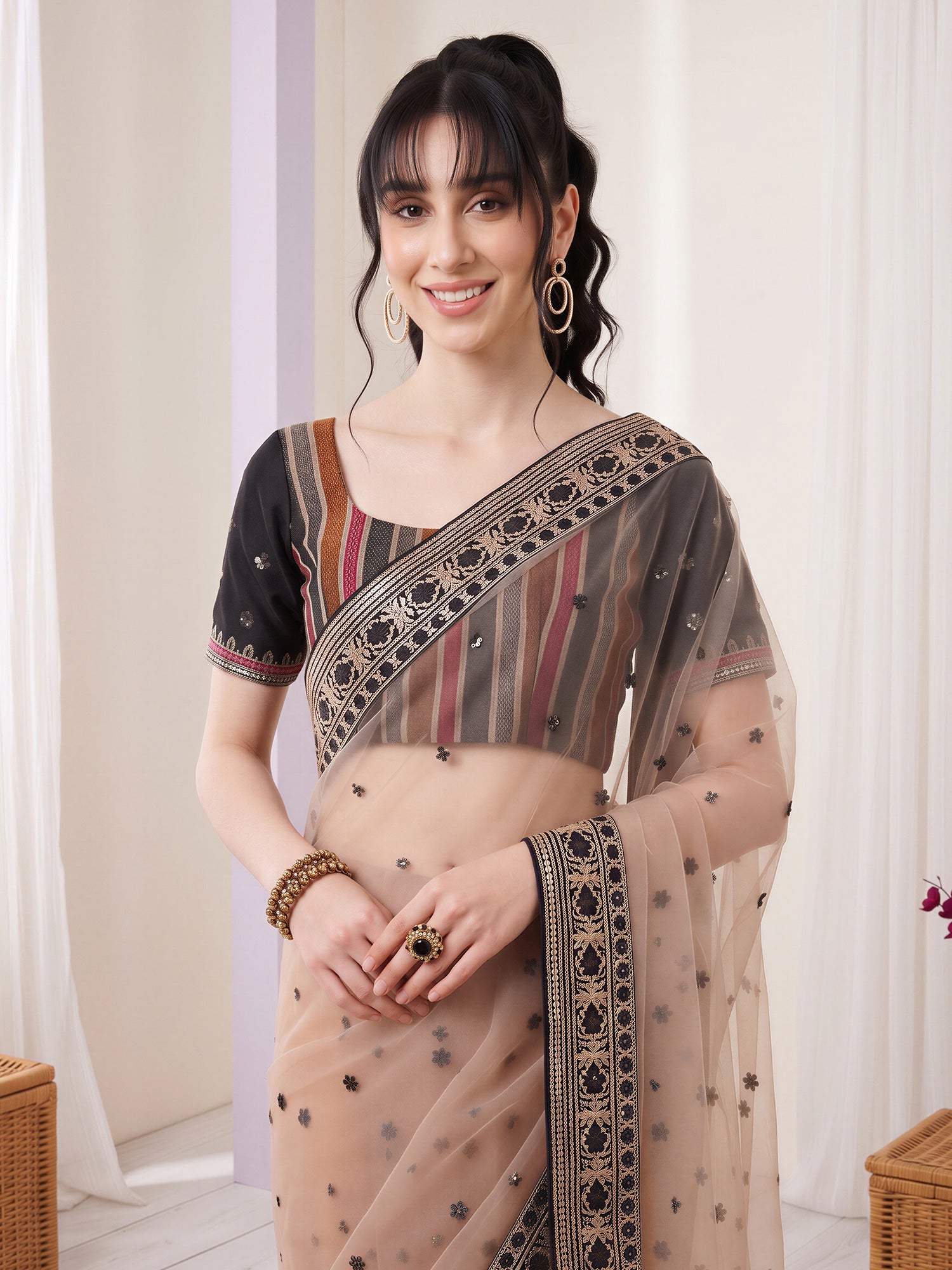 Beige Net saree – detail view 4