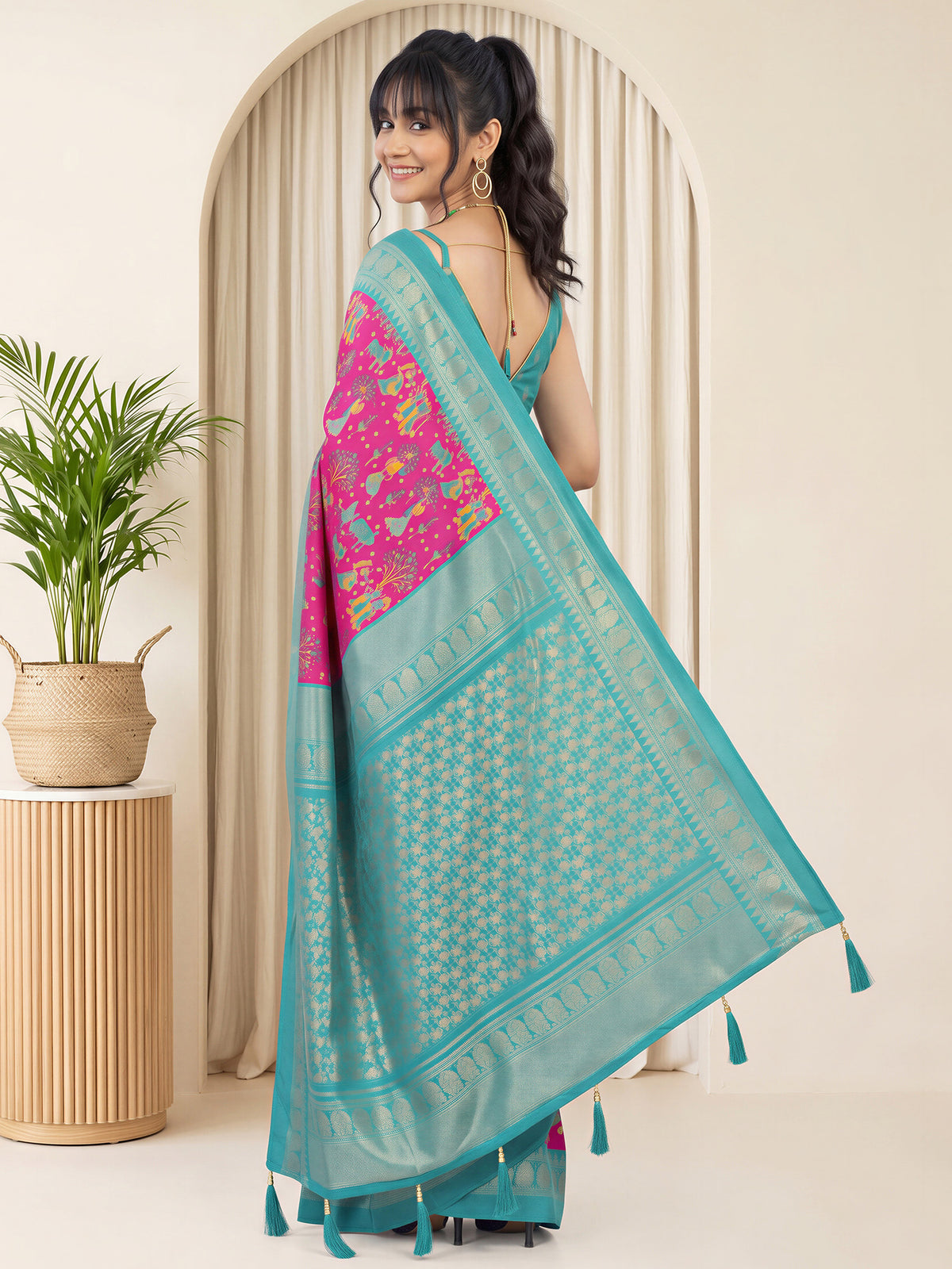 Pink Cotton Blend saree – detail view 1
