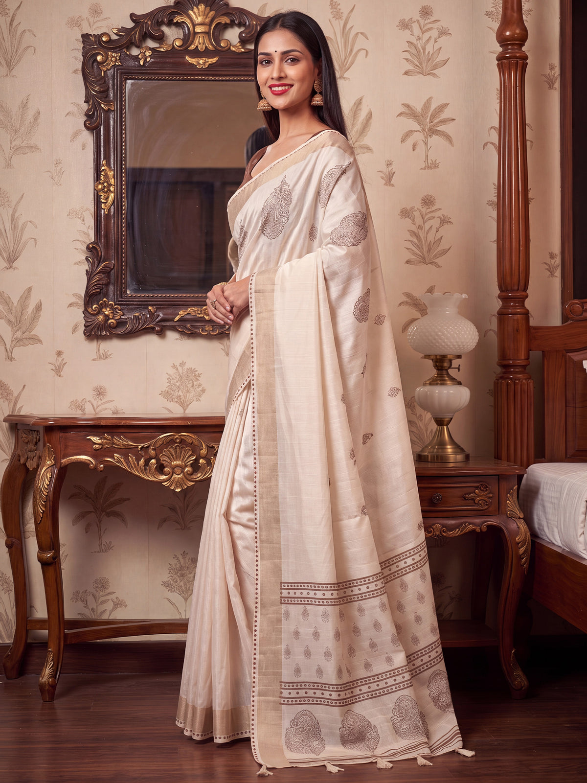 White Satin Silk saree – detail view 2