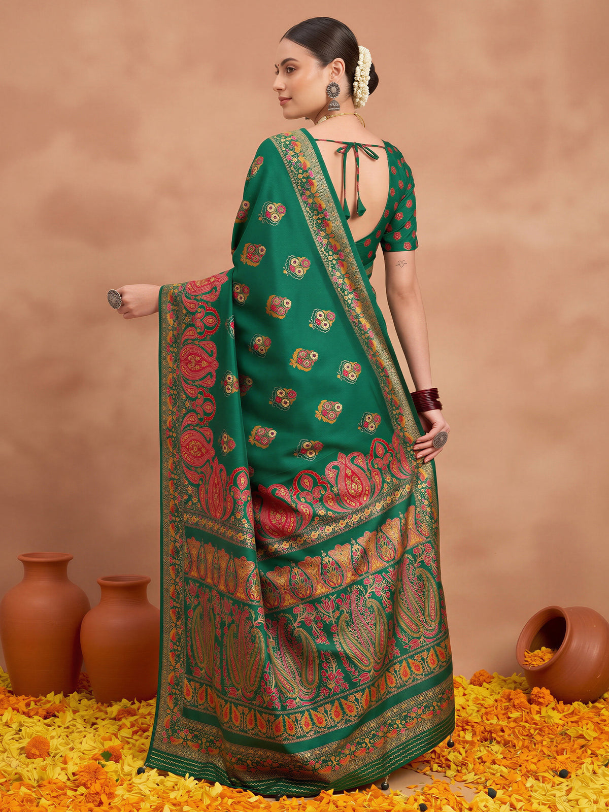 Green Silk Blend saree – detail view 1
