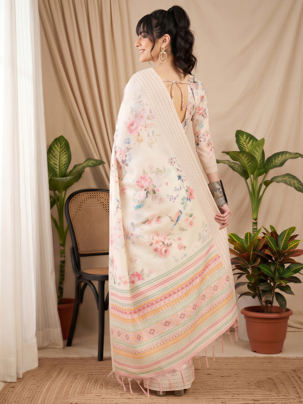 Off White Silk Cotton saree – detail view 1