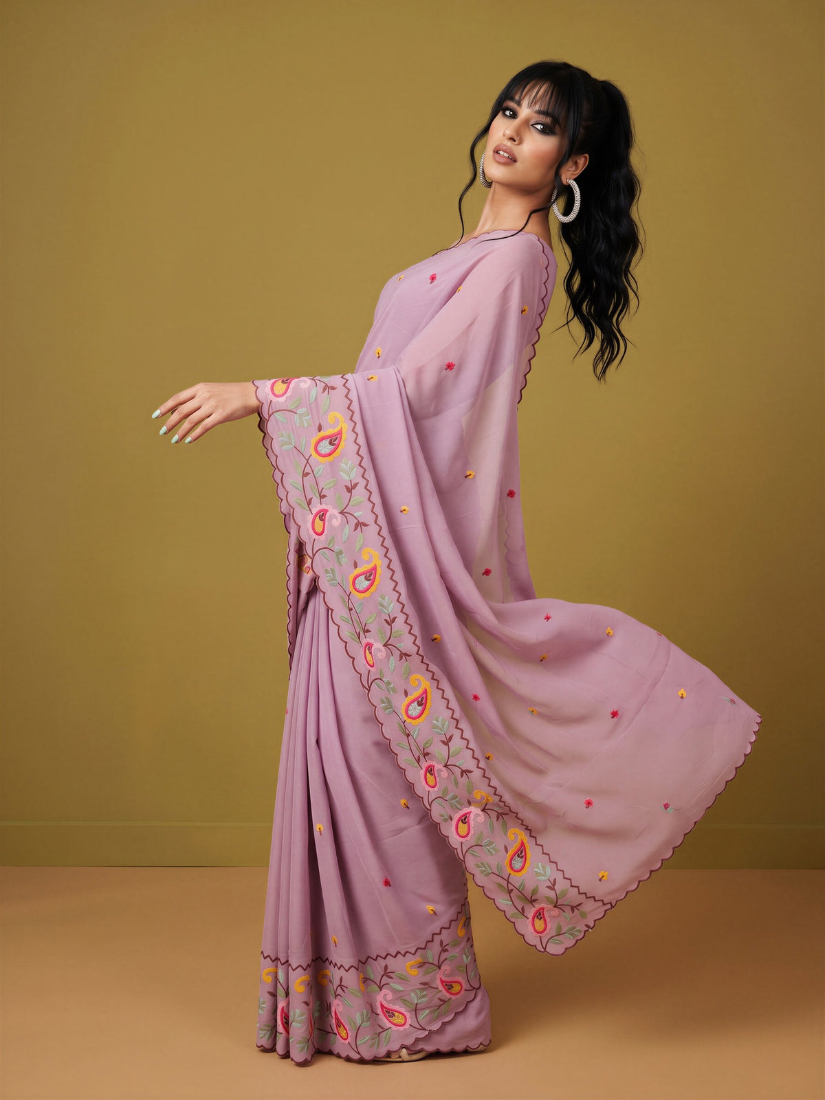 Pink Georgette saree – detail view 2