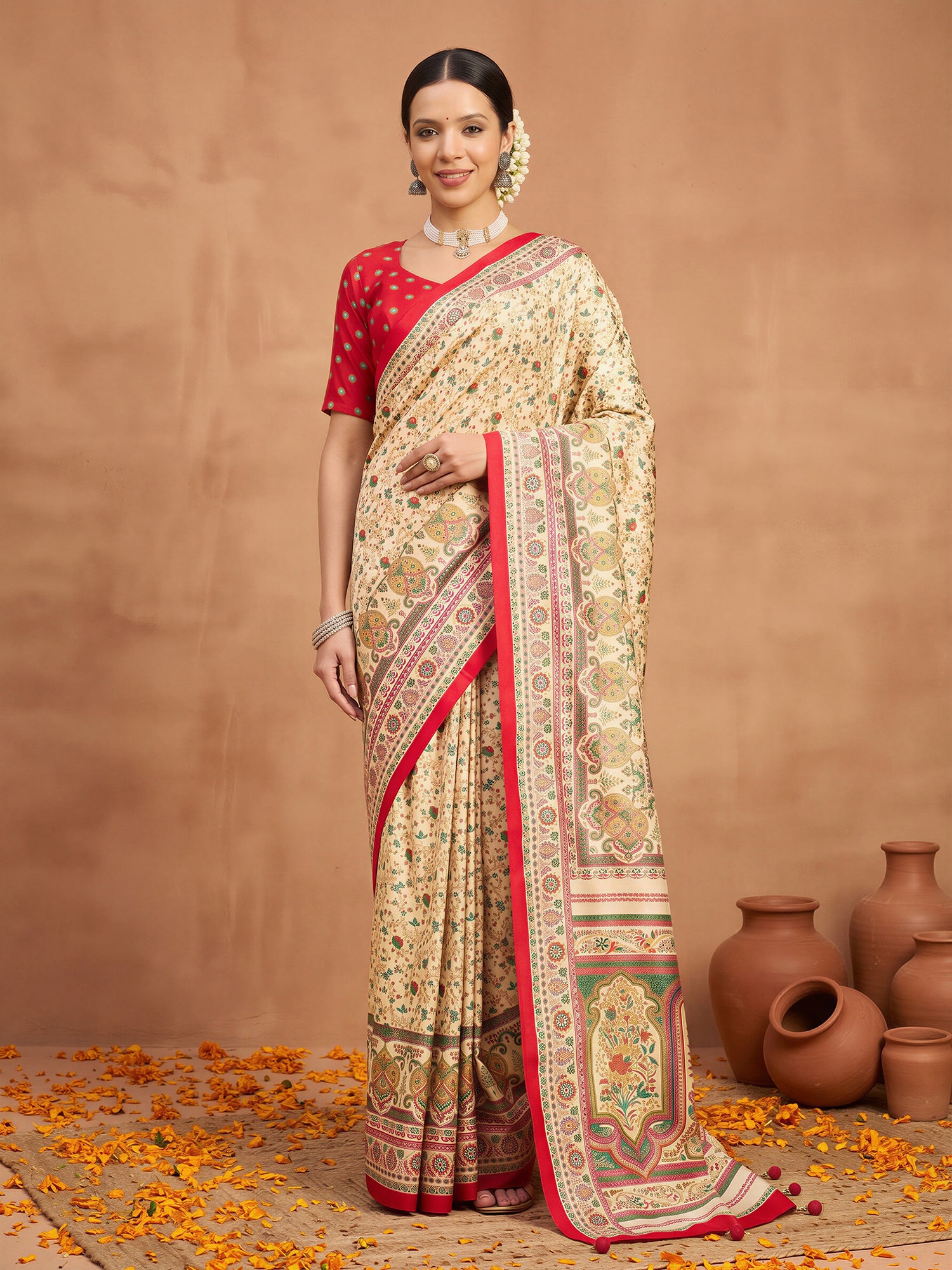 Cream Silk Blend saree – detail view 2