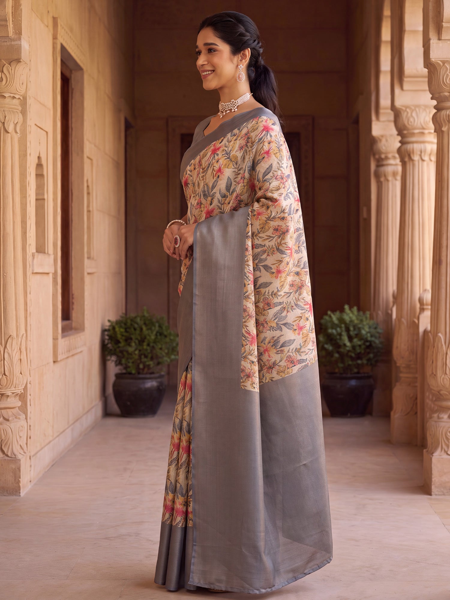 Grey Silk Blend saree – detail view 2