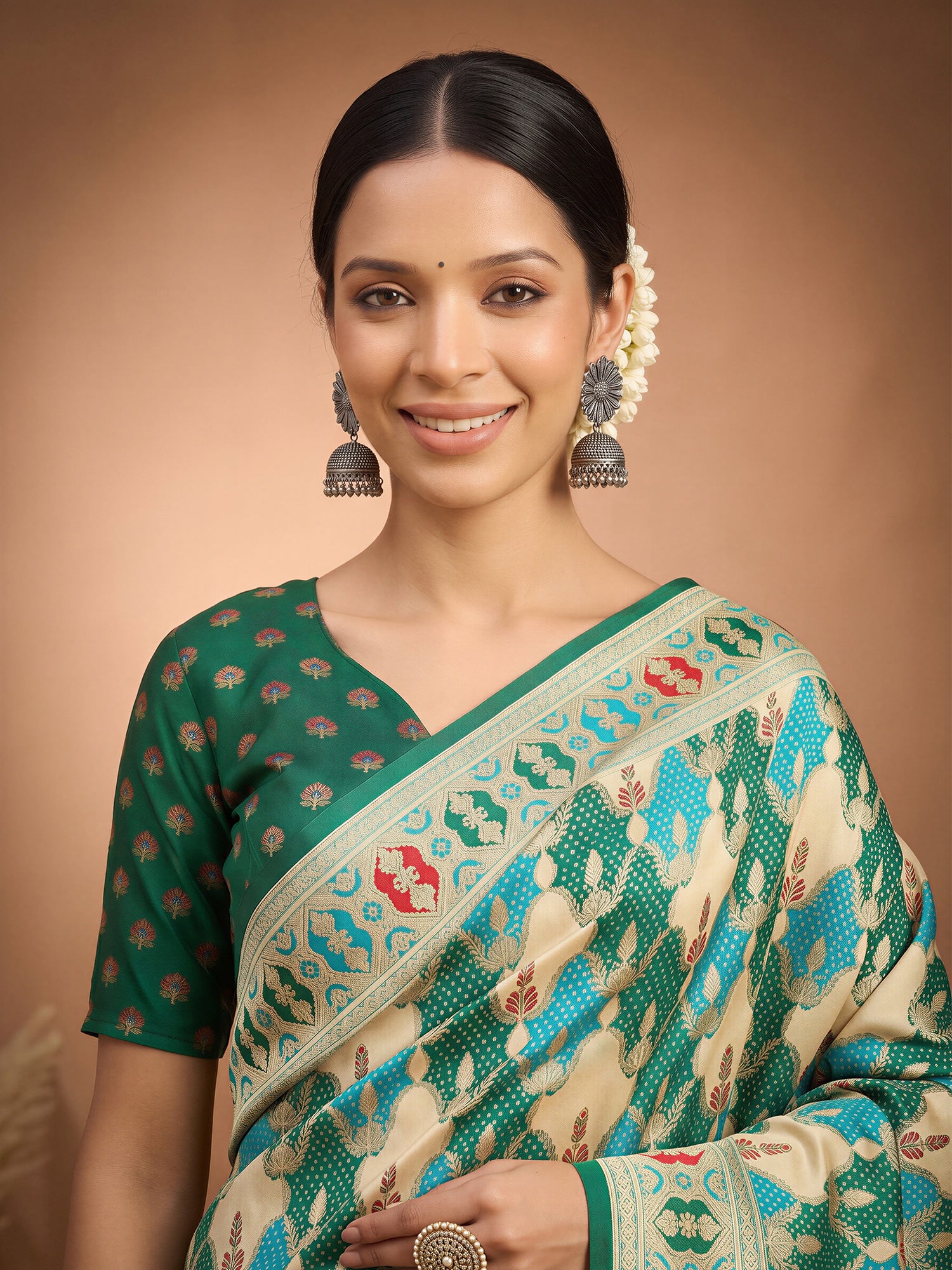 Green Silk Blend saree – detail view 4