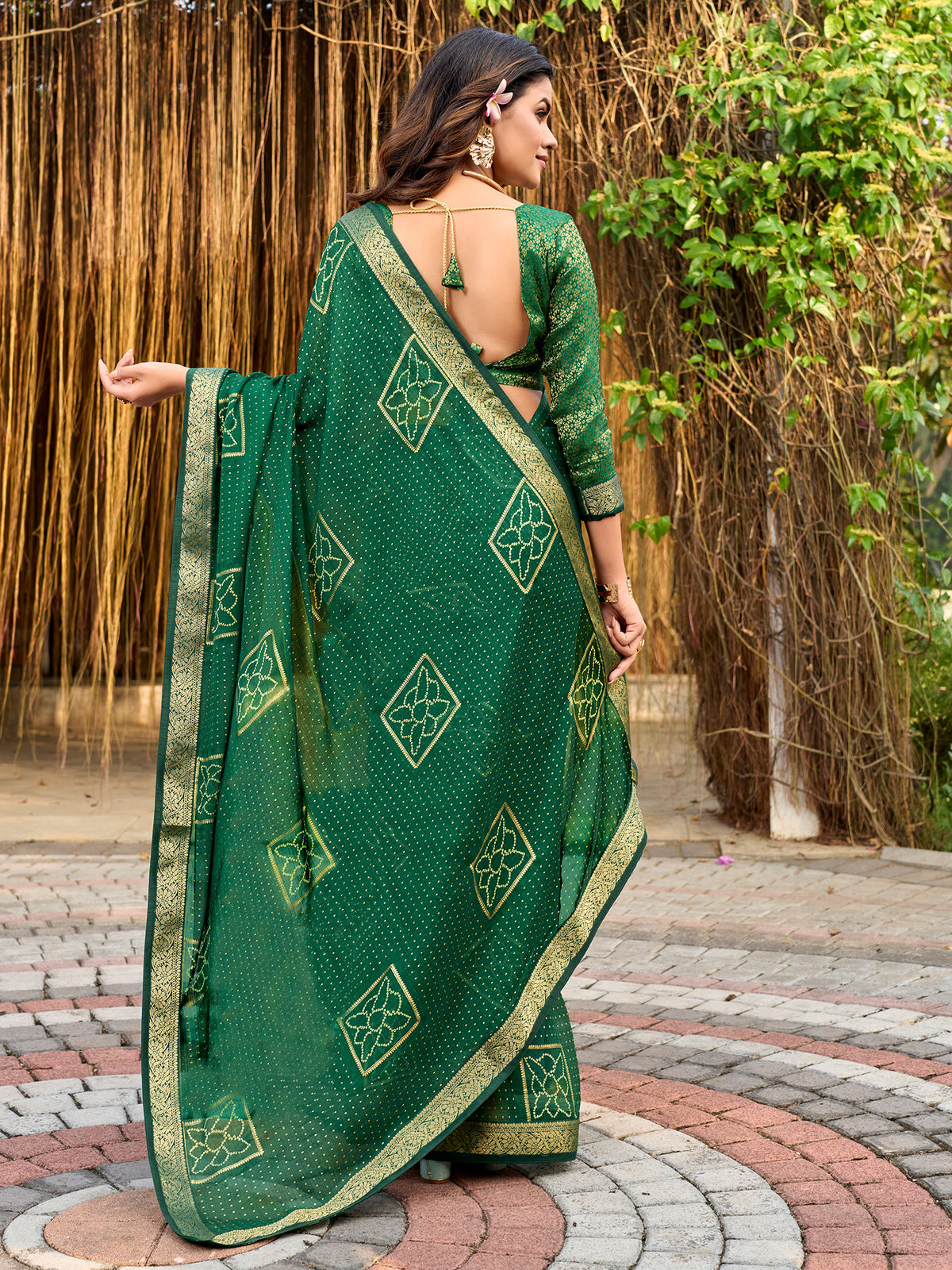 Green Chiffon saree – detail view 1