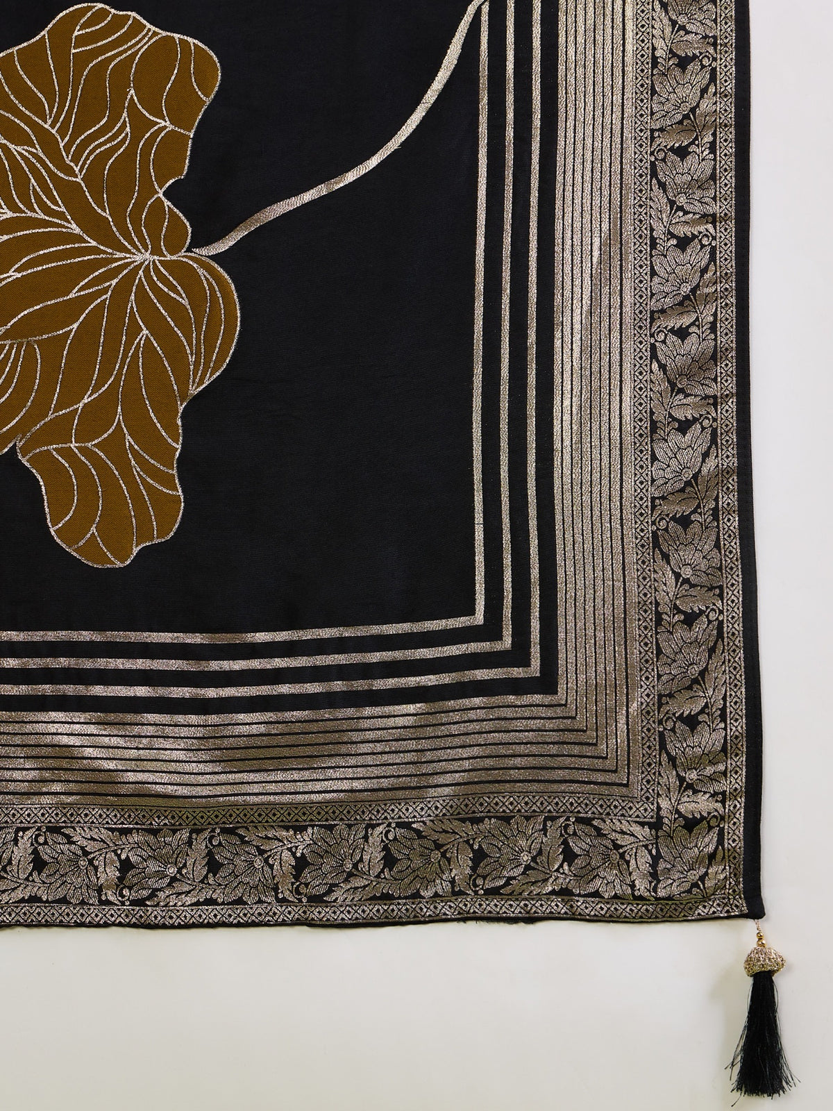 Black Silk Blend saree – detail view 4