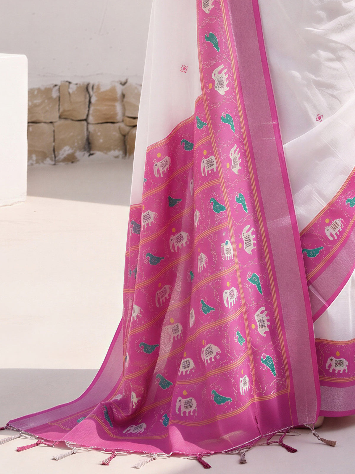 White Cotton Linen saree – detail view 5