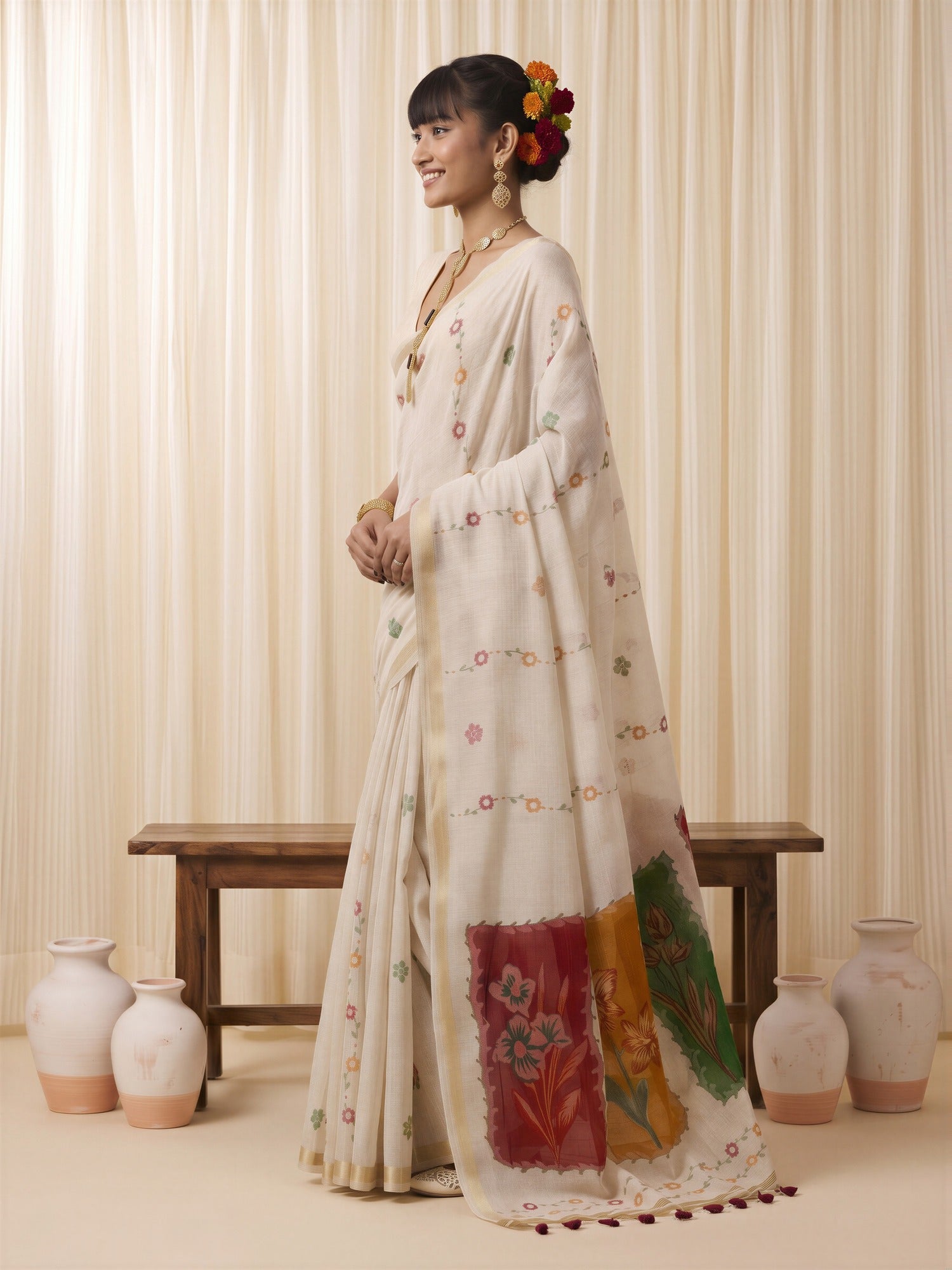 Off White Cotton Blend saree – detail view 2