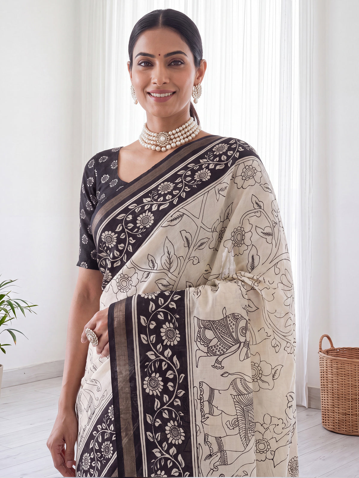 Beige Mulmul saree – detail view 4