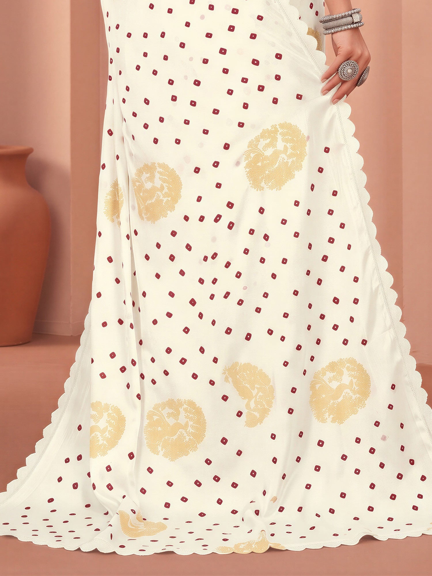 White Chiffon saree – detail view 5