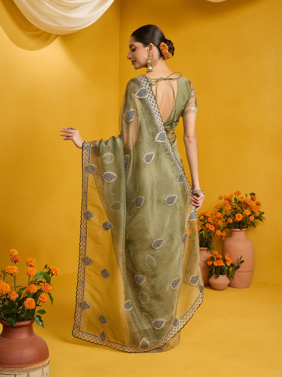 Olive Organza saree – detail view 6