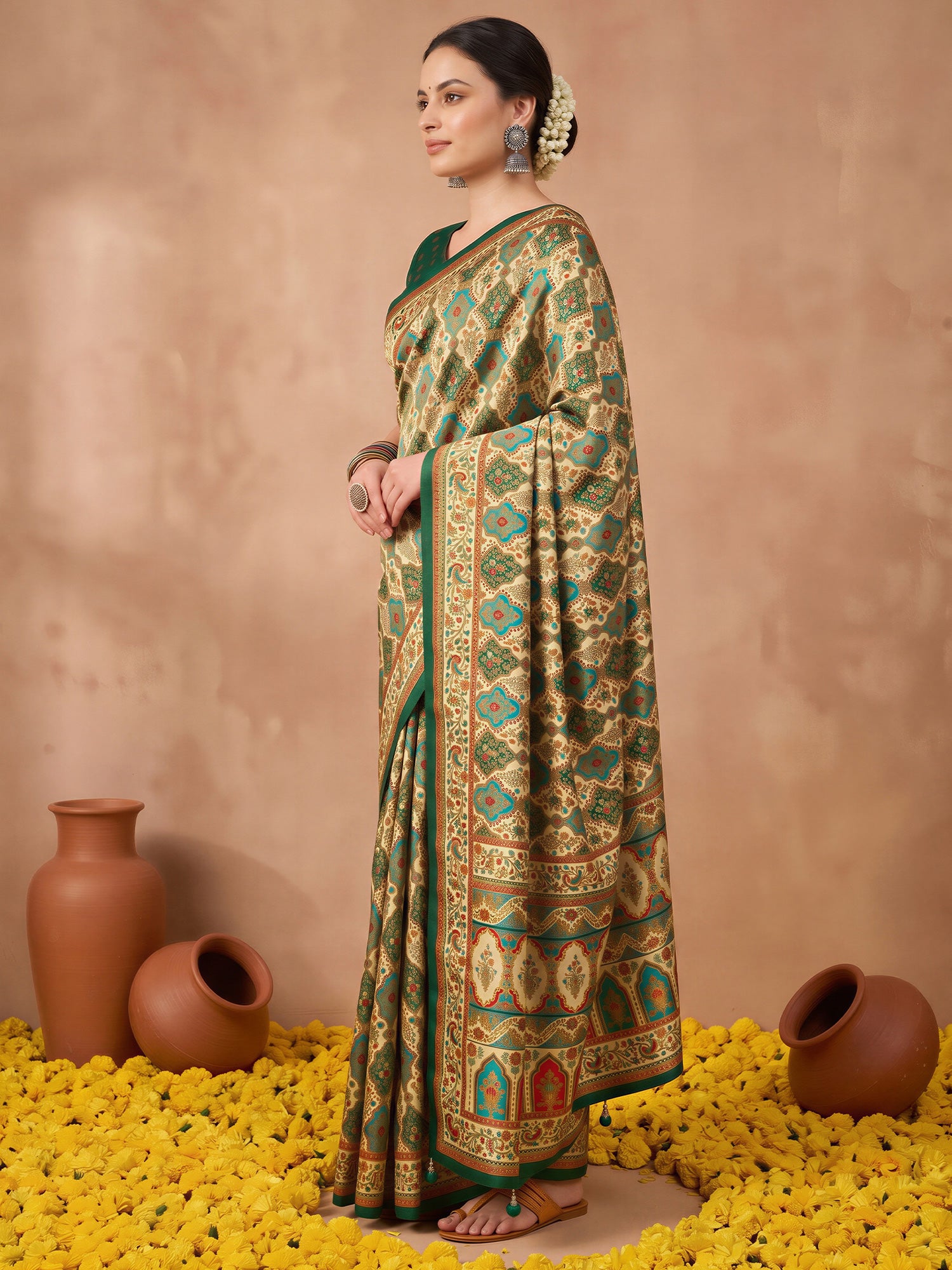 Cream Silk Blend saree – detail view 2