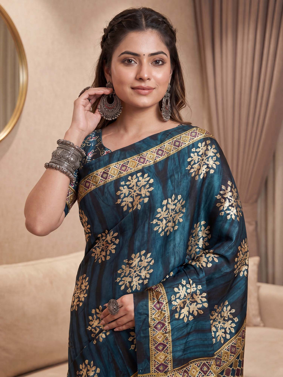 Teal Blue Pure Crepe saree – detail view 4