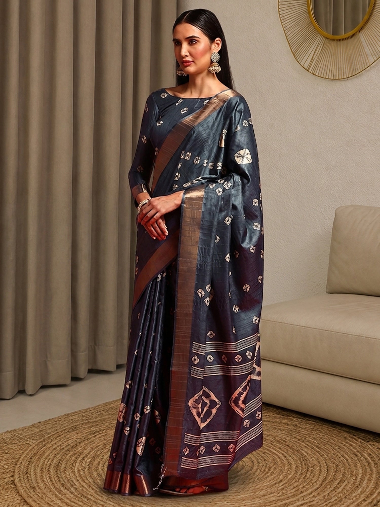 Grey Silk Blend saree – detail view 2