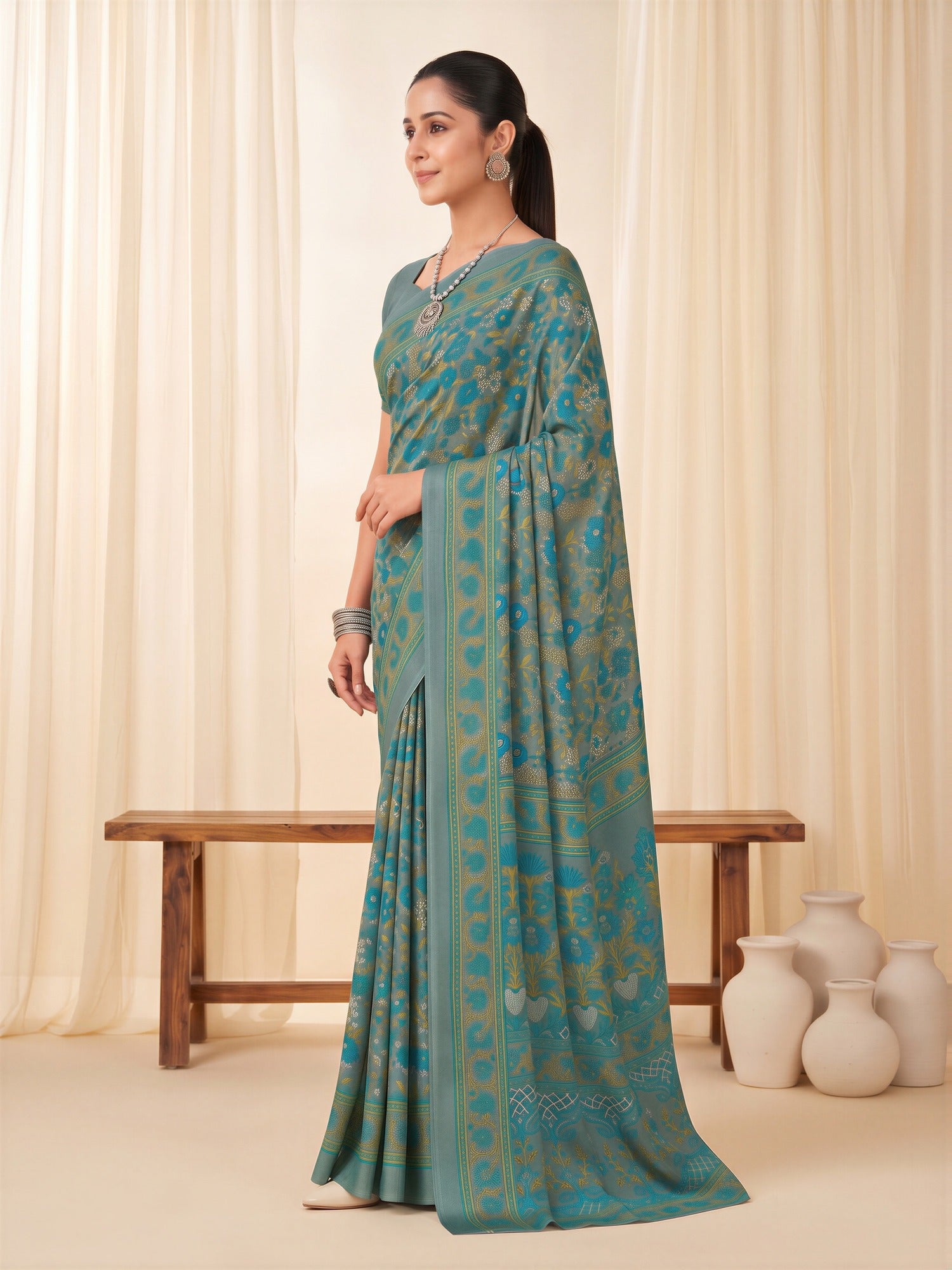 Grey Crepe saree – detail view 2