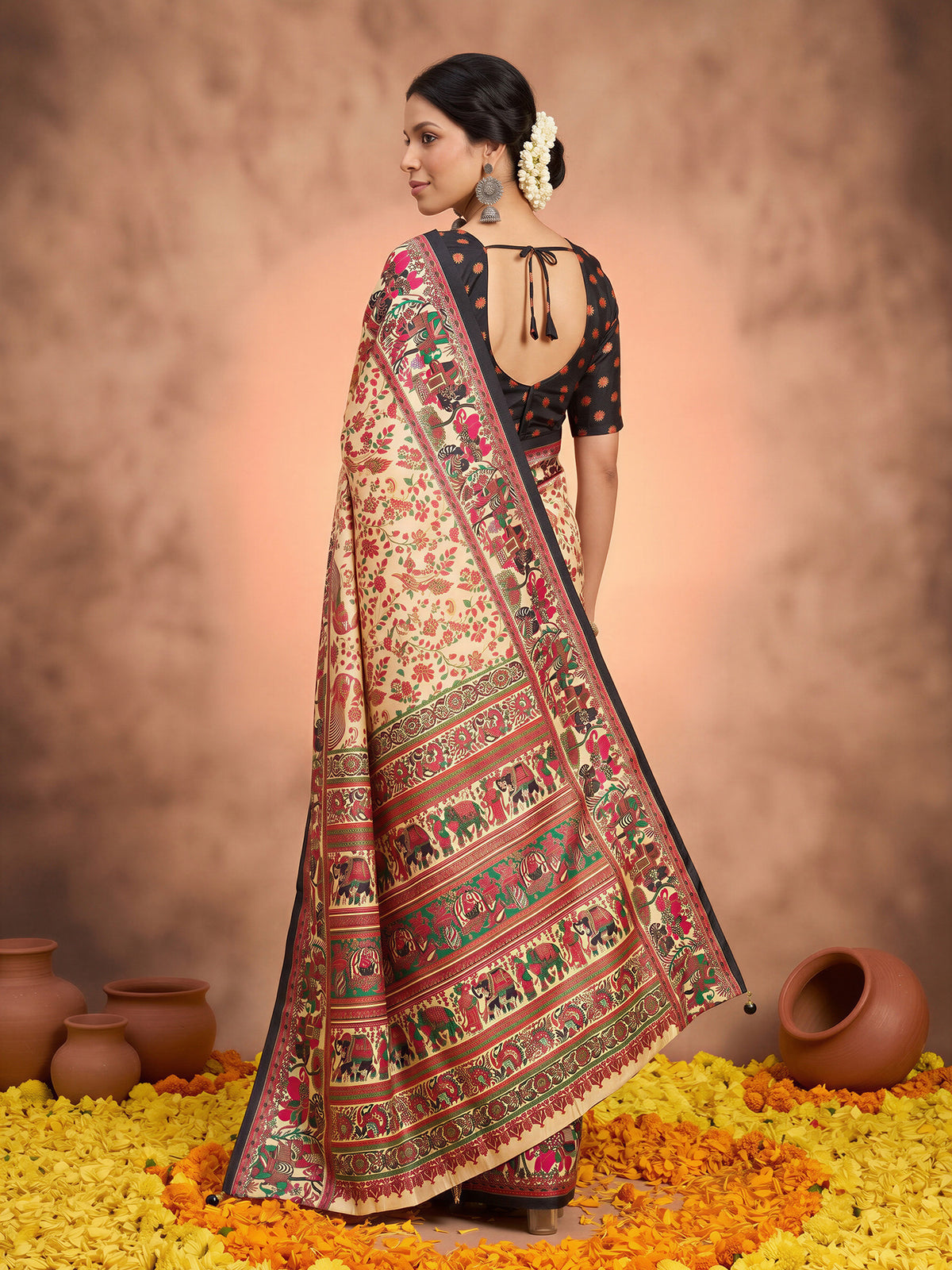 Beige Silk Blend saree – detail view 1