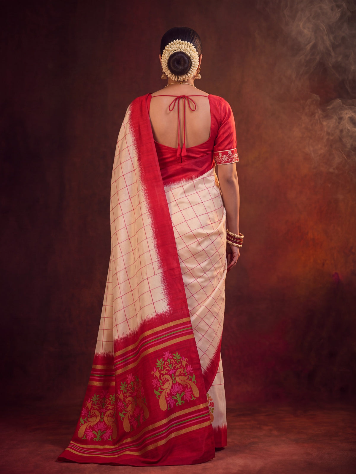 Off White Silk Blend saree – detail view 3