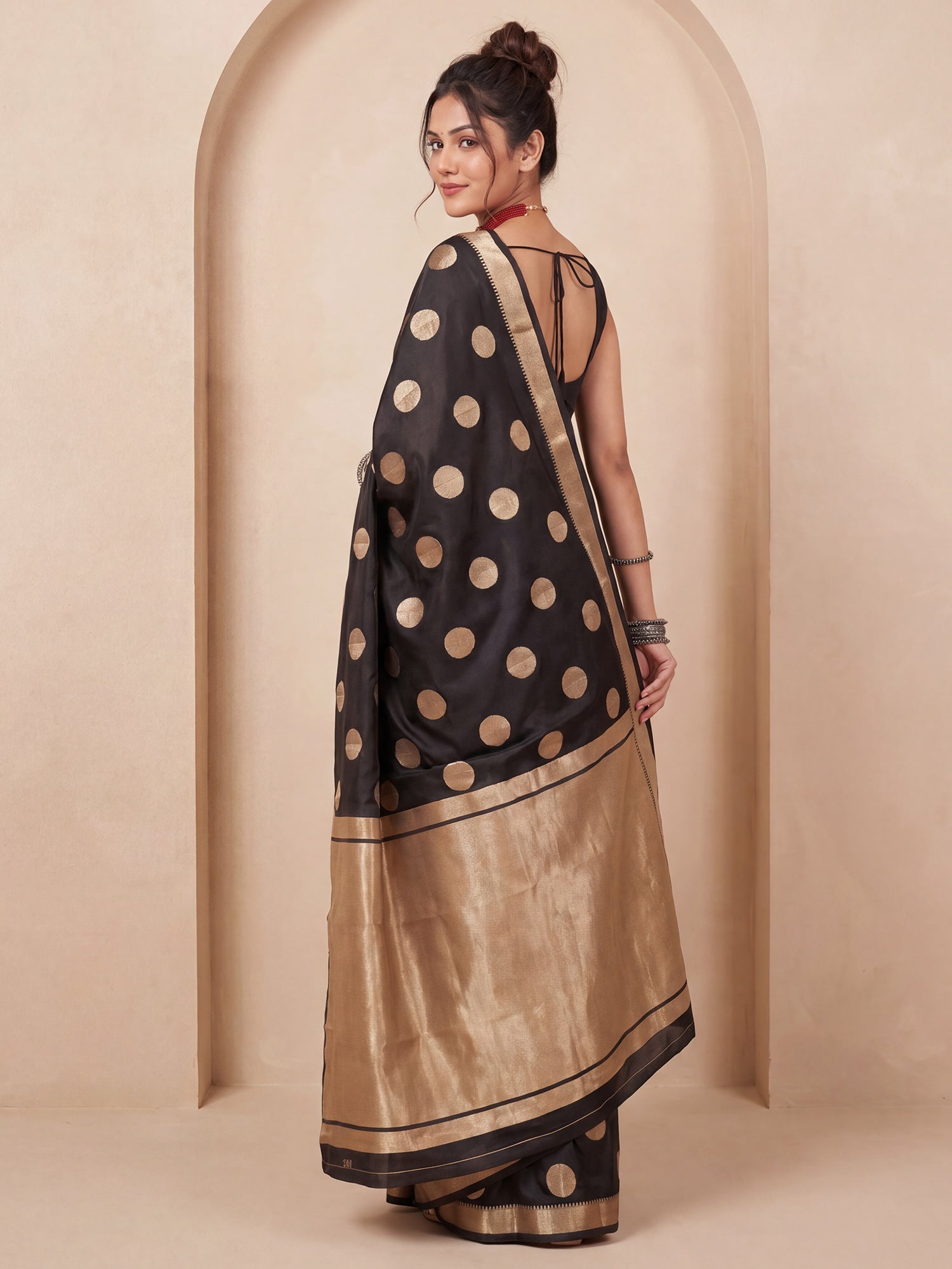 Black Silk Blend saree – detail view 1