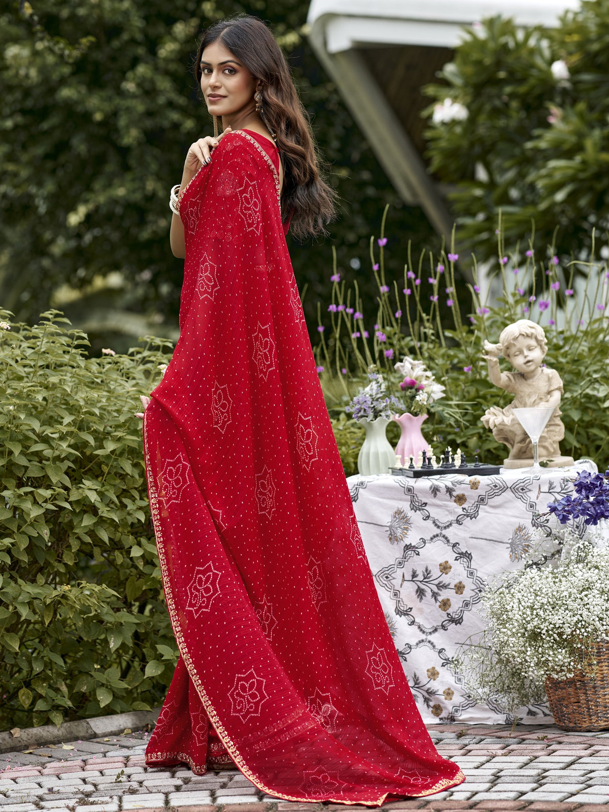 Red georgette saree view 2