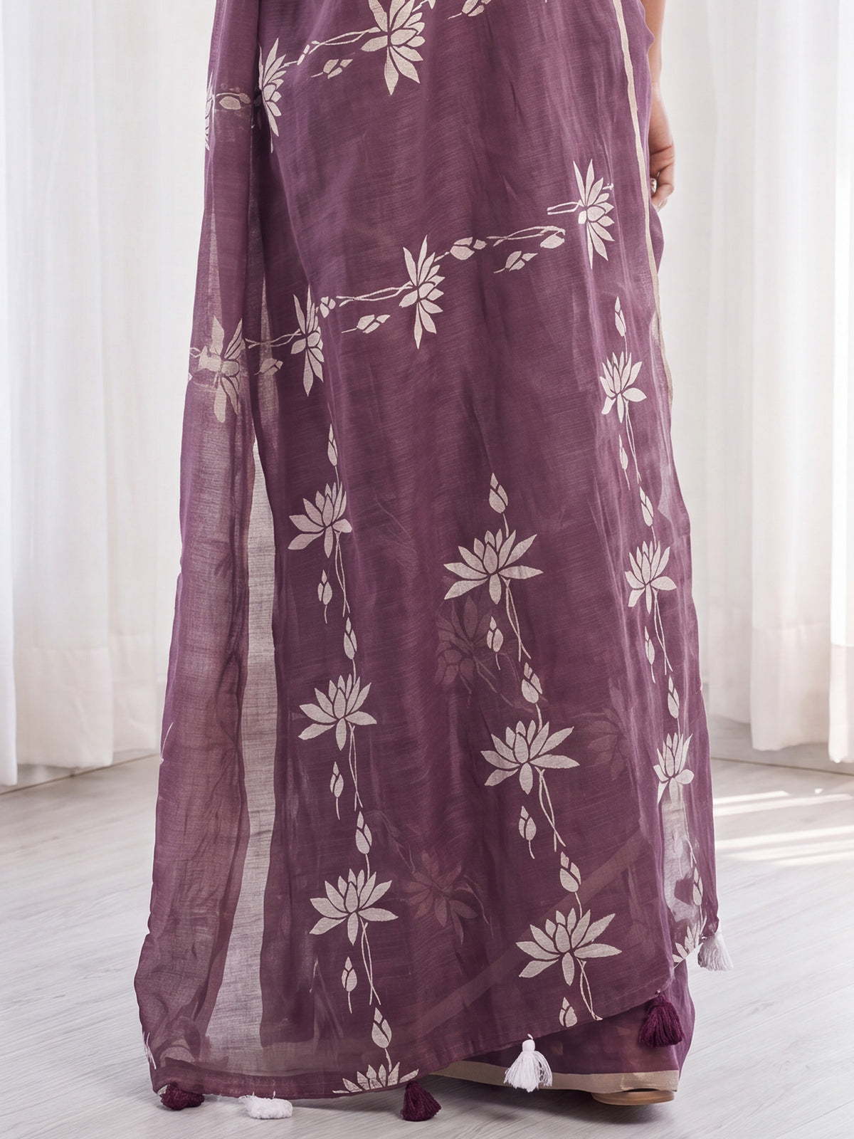 Wine Cotton Linen saree – detail view 5