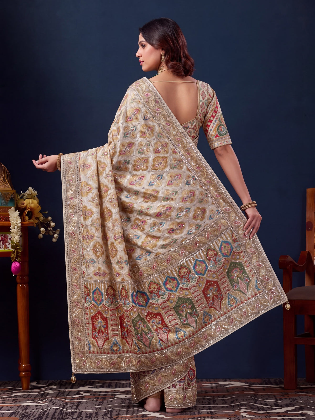 White Silk Blend saree – detail view 1