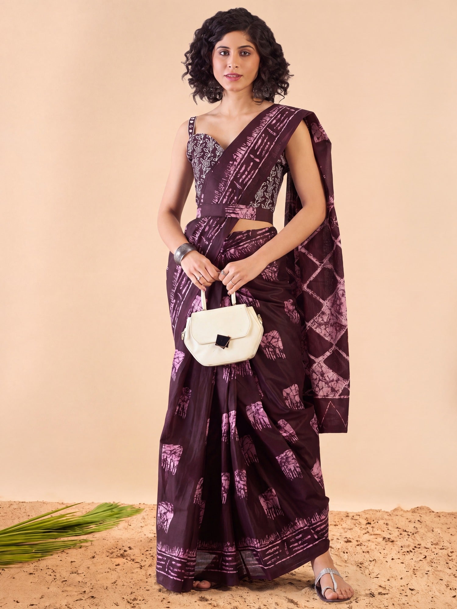 Burgundy Cotton saree – detail view 3