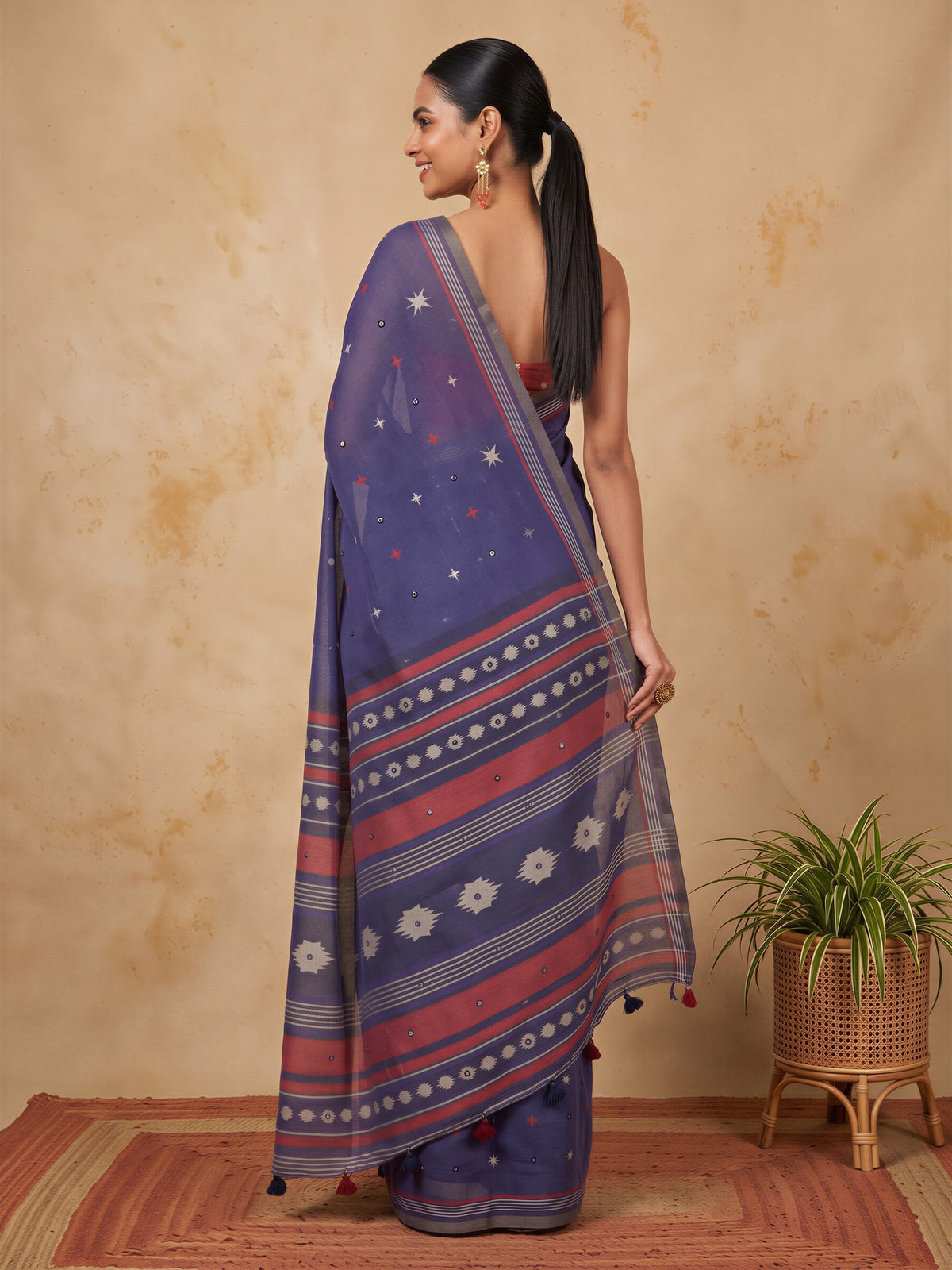 Navy Blue Linen Blend saree – detail view 1