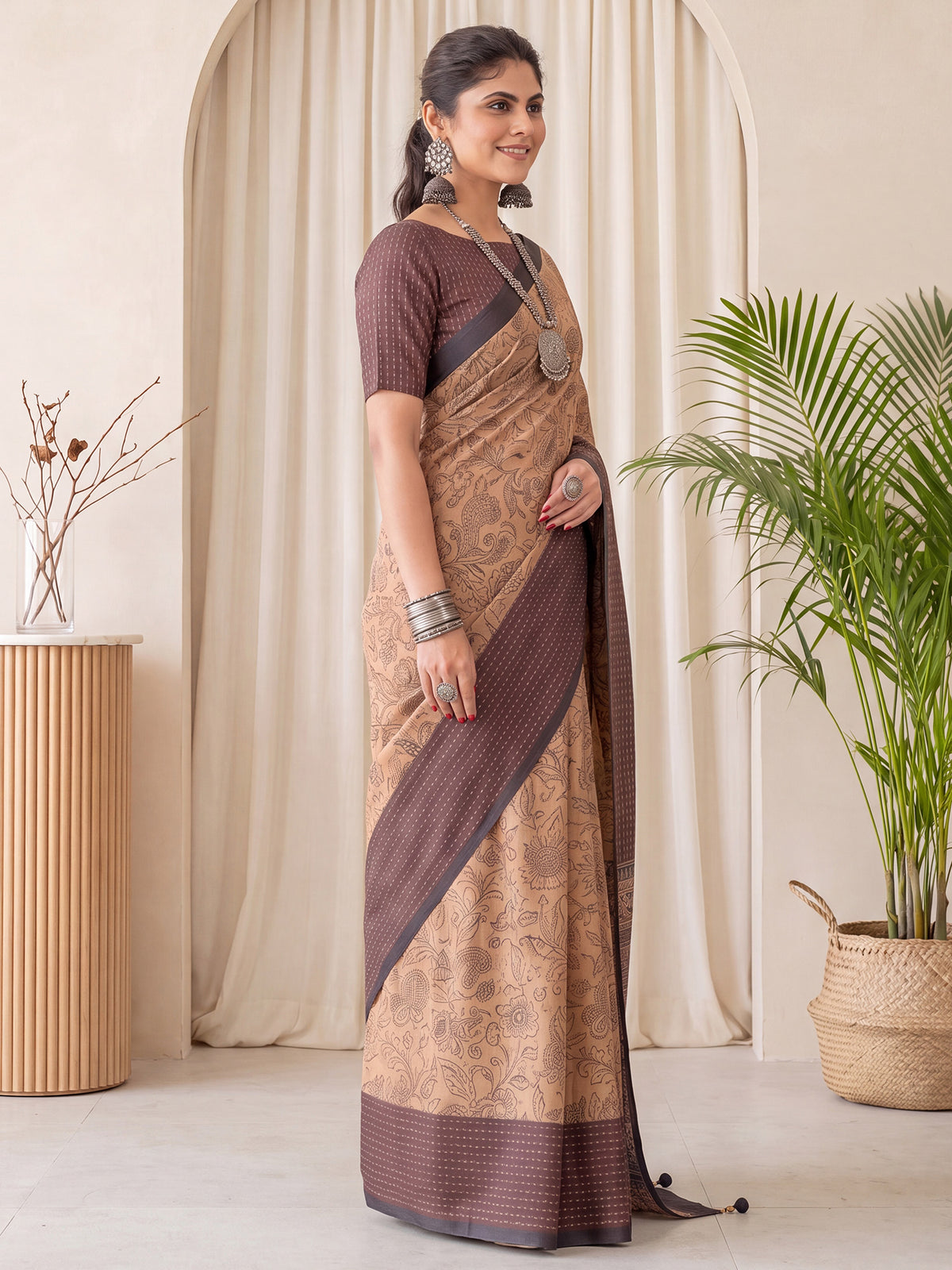 Tan Silk Blend saree – detail view 2