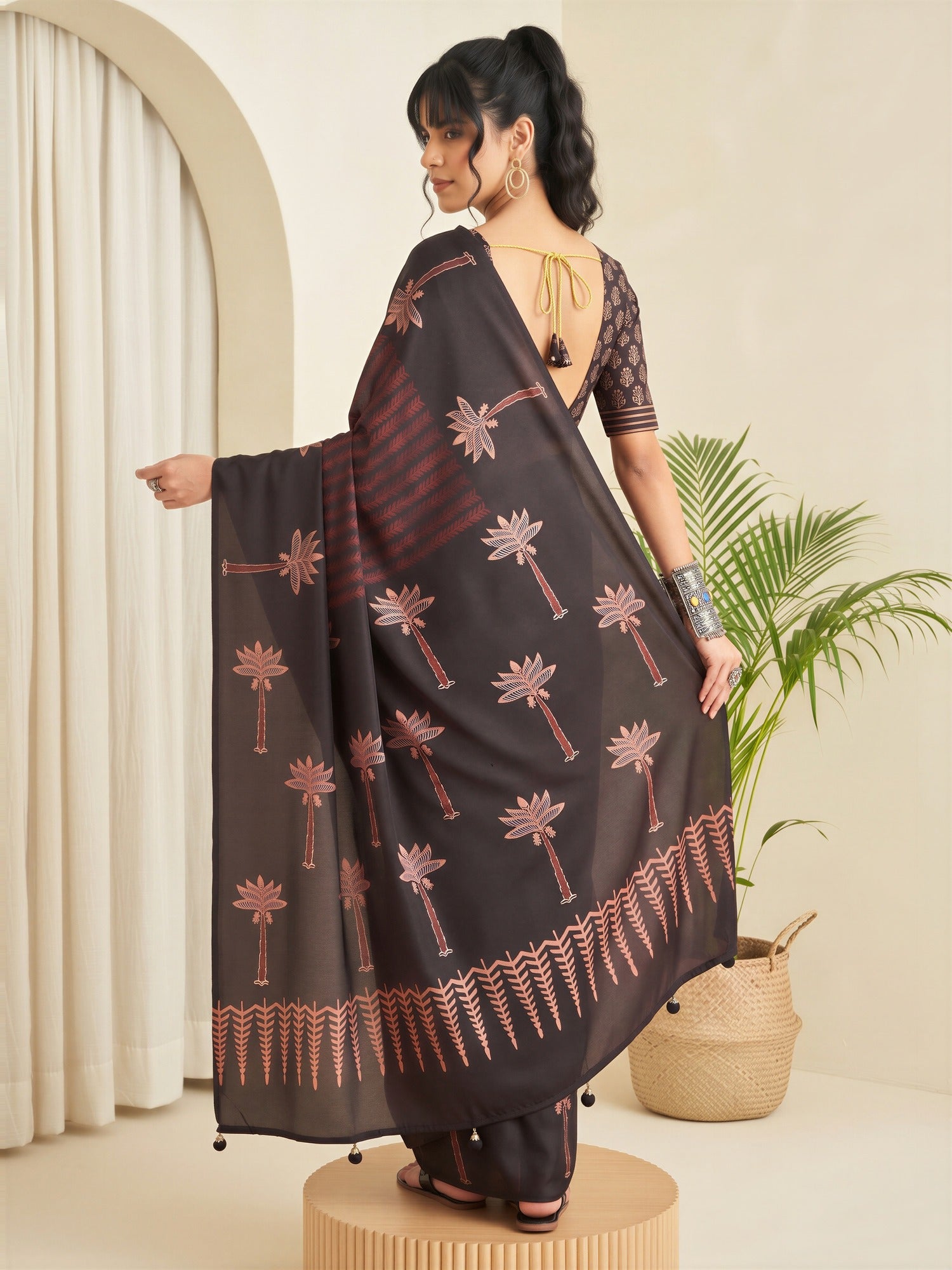 Black Silk Blend saree – detail view 1